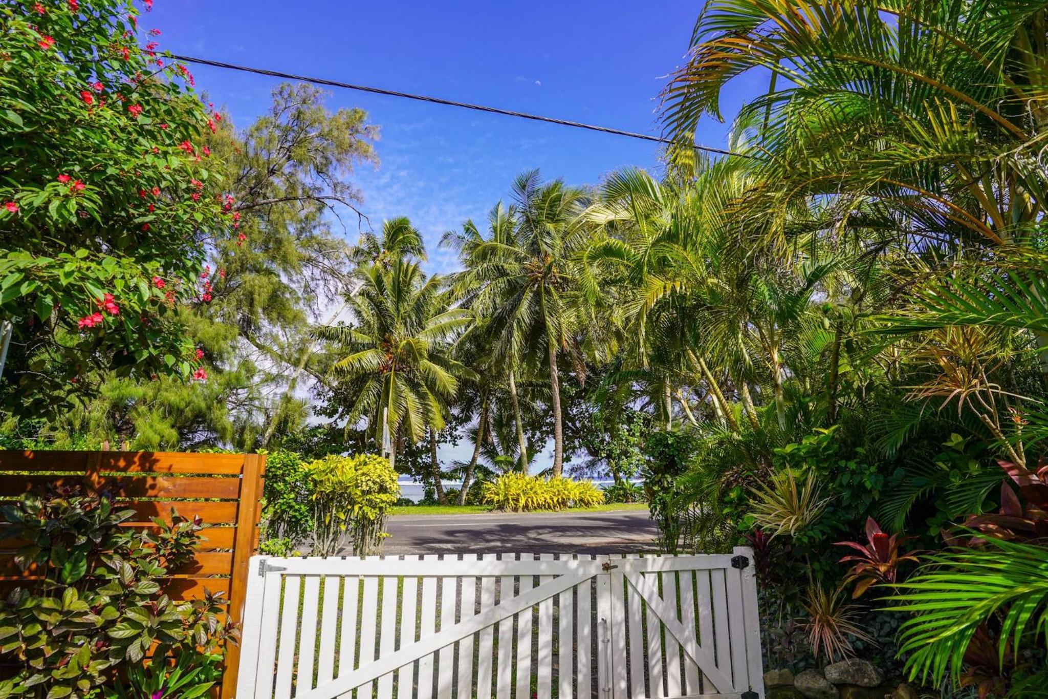 The Black Pearl Beachside Apartments