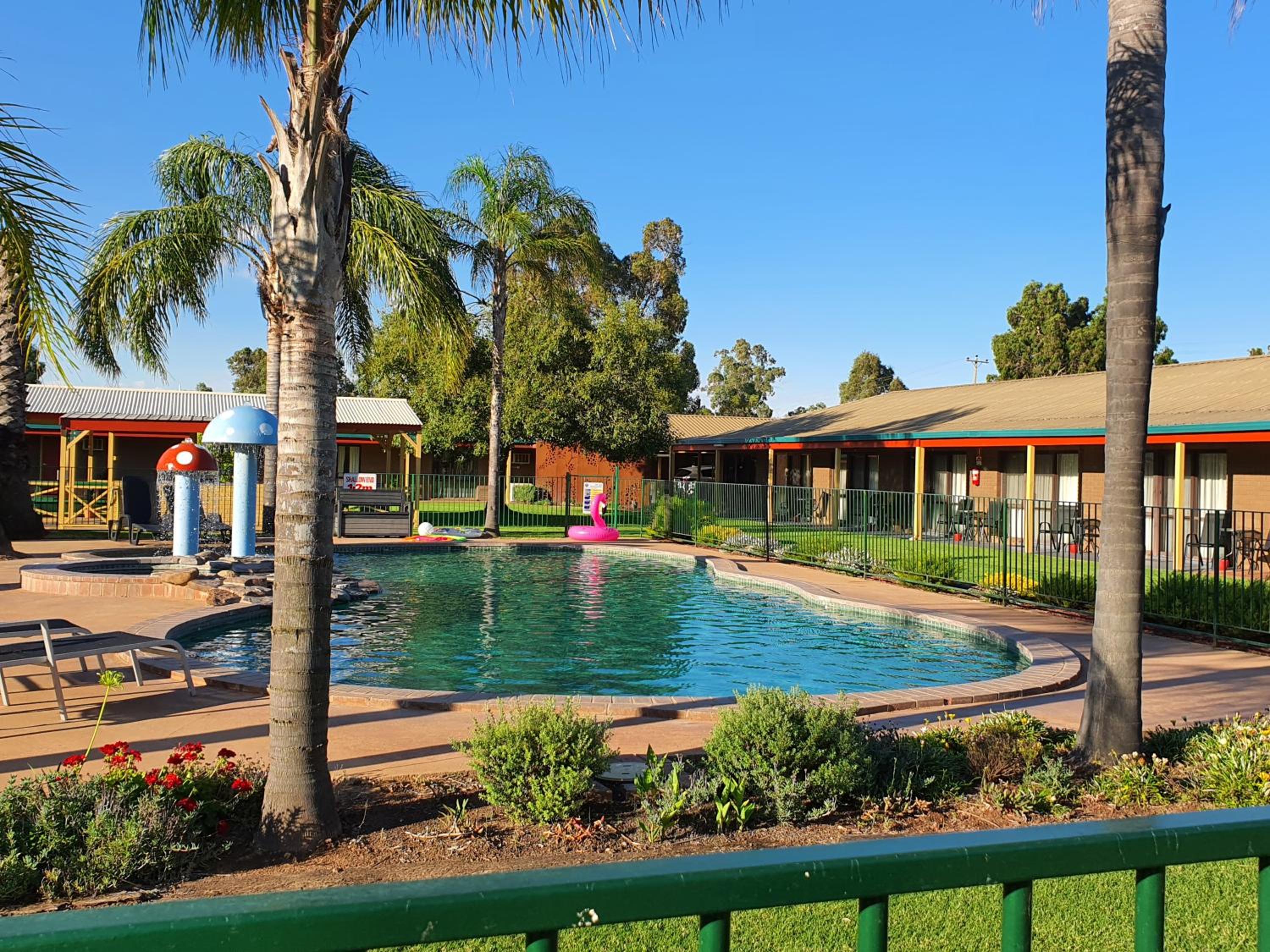 Barooga Country Inn Motel