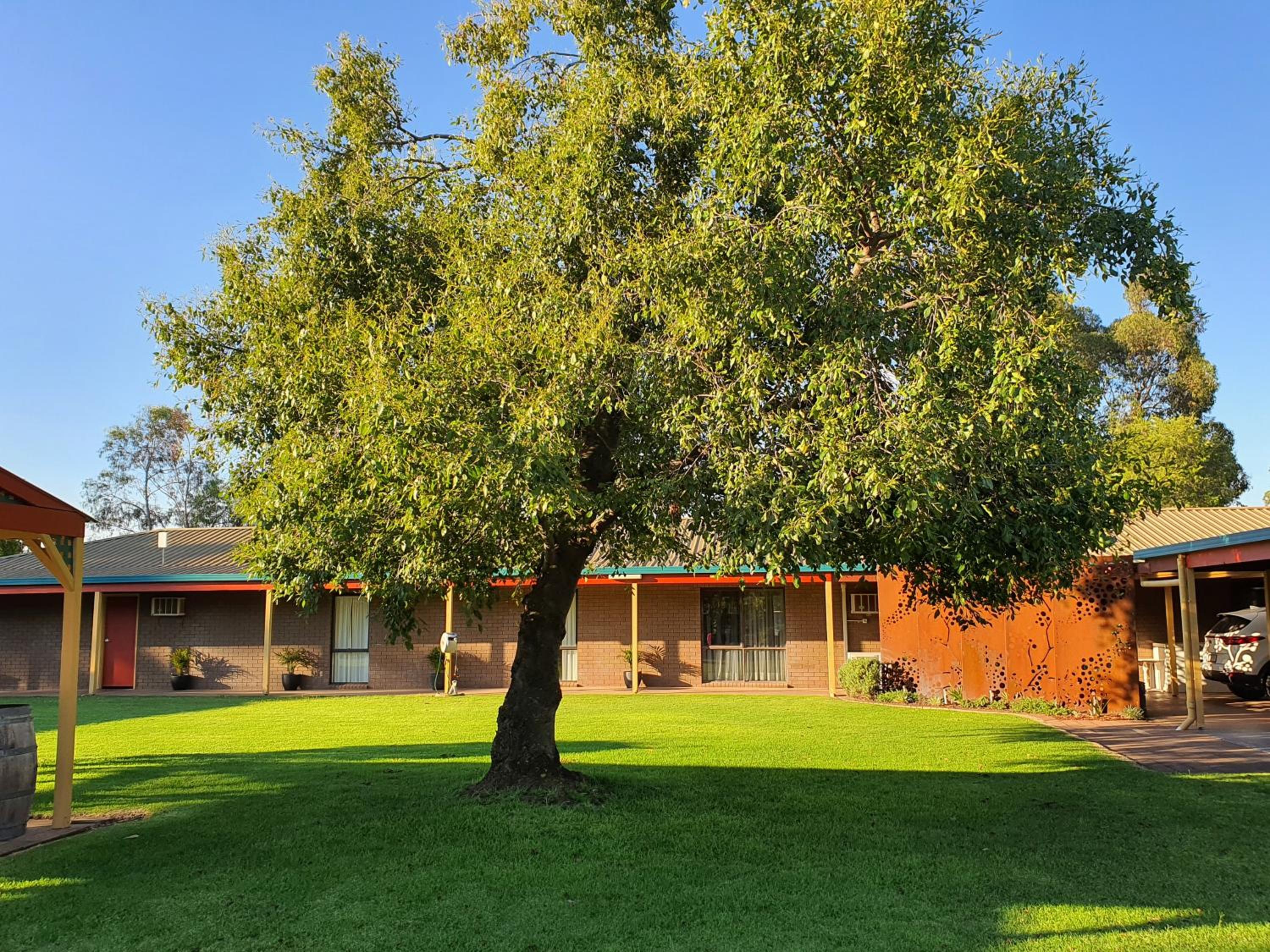 Barooga Country Inn Motel