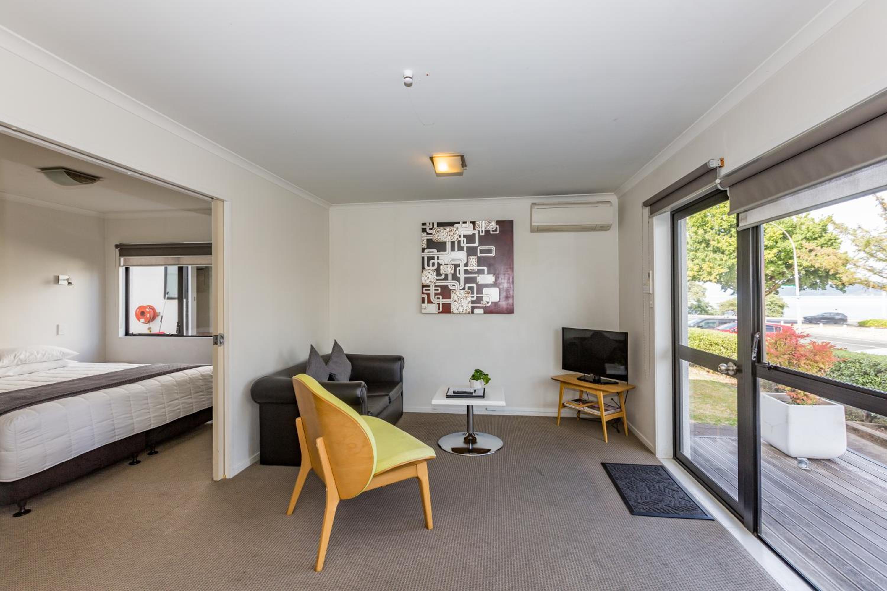 Le Chalet Suisse Motel Taupo — photo 12