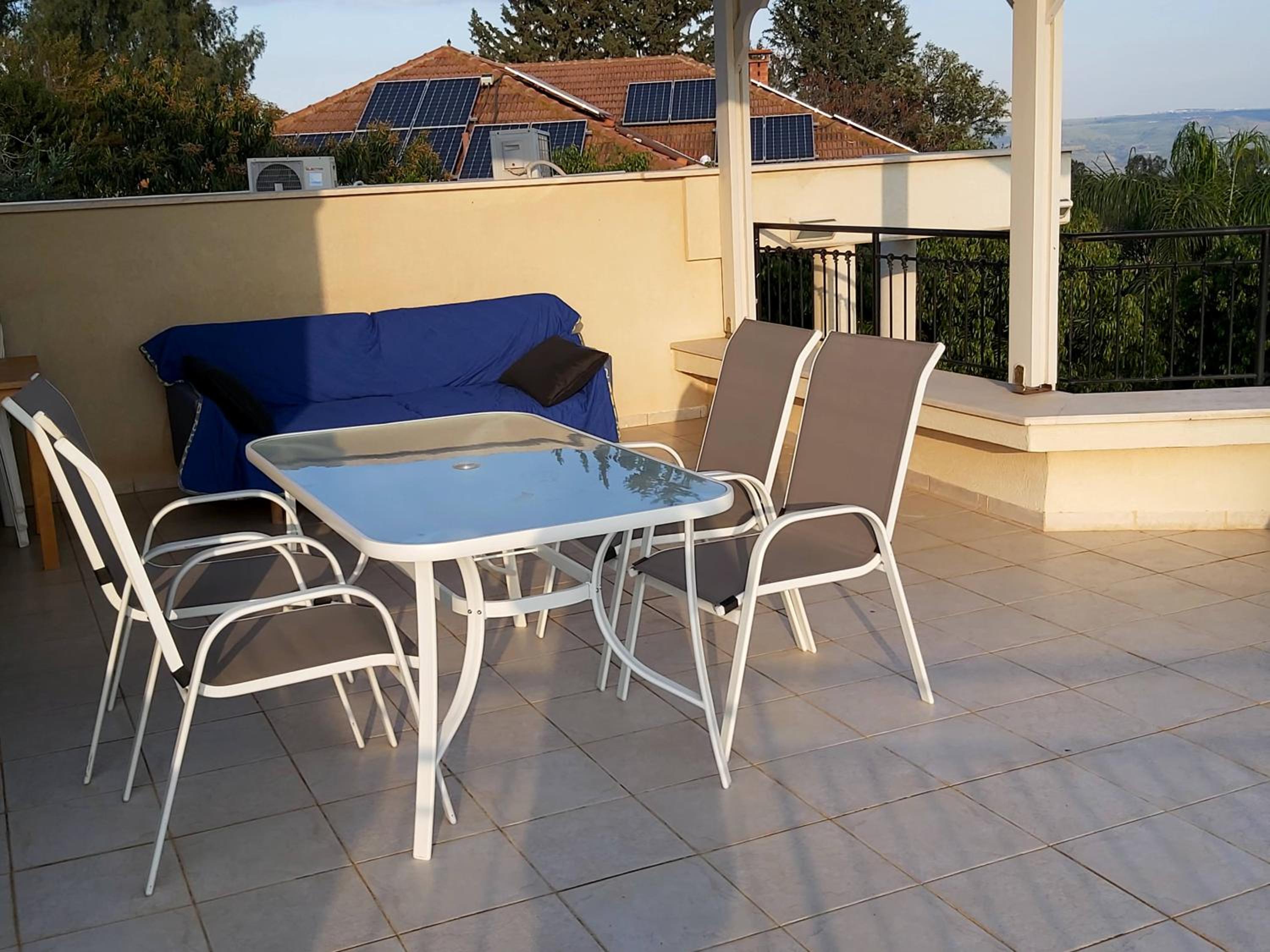 למרפסת La Balcona view 5