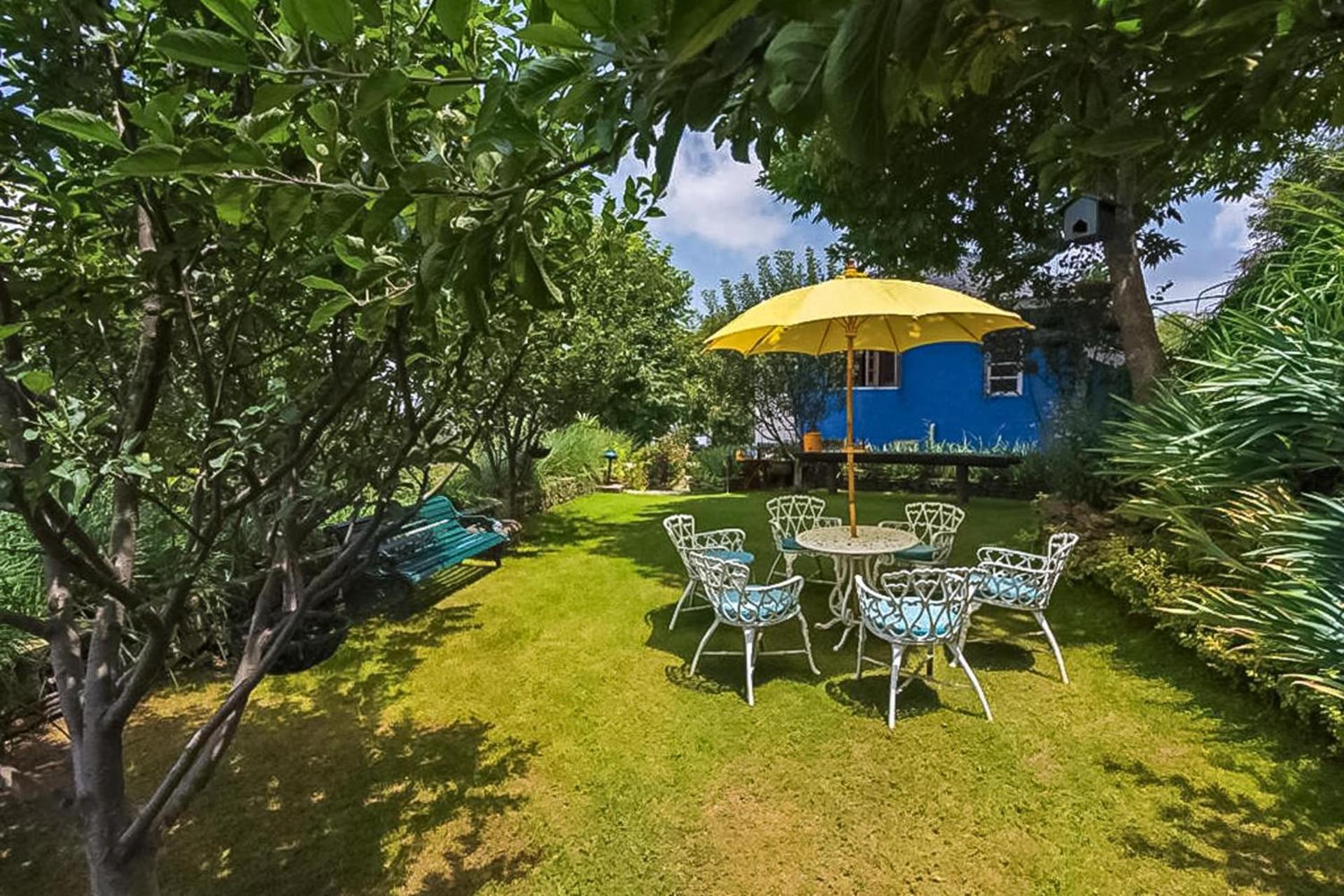 StayVista at Violet Hill with Bonfire, Gazebo & Hill View view 5