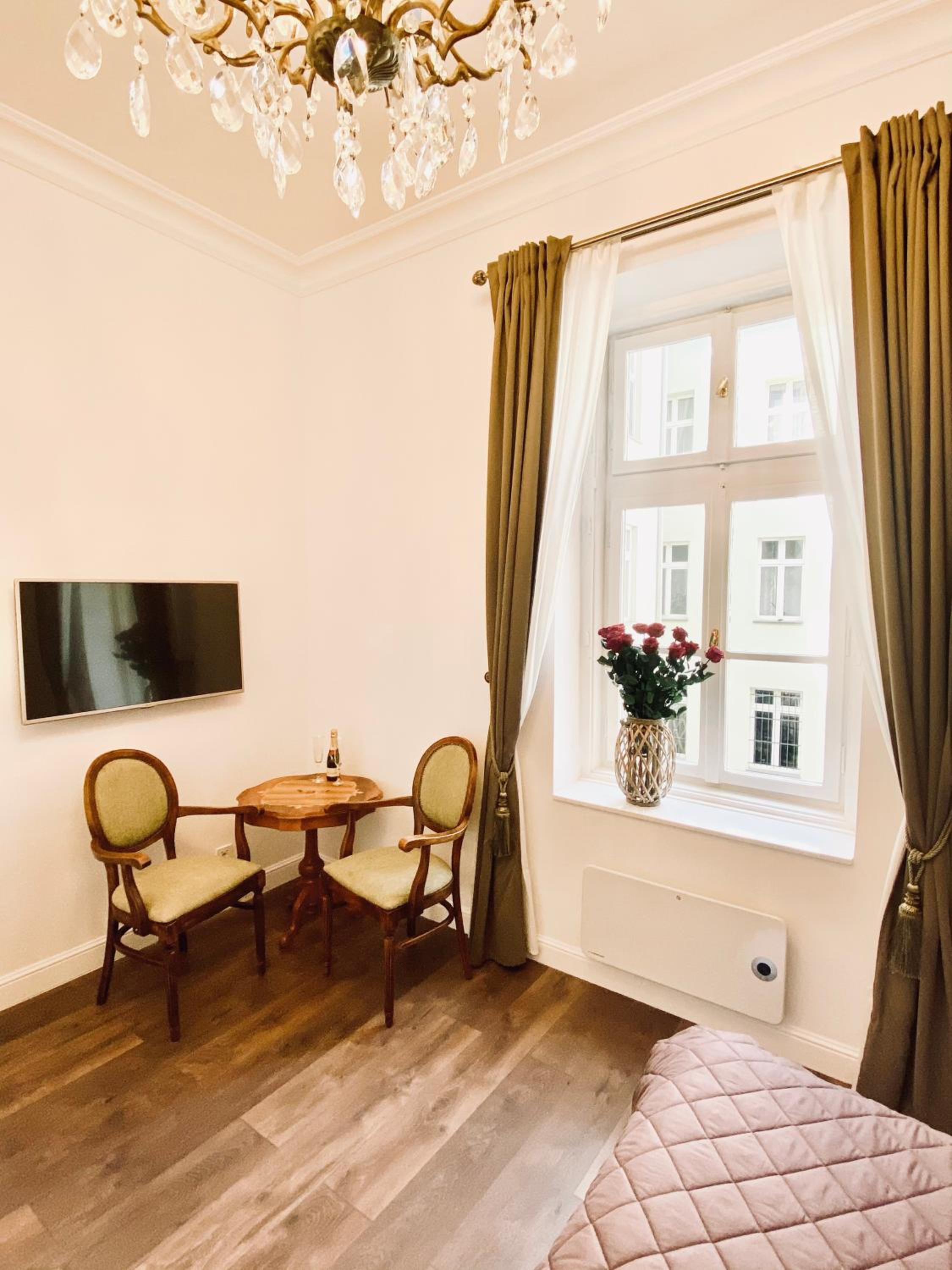 Kochanowskiego Apartment - Topolove Rooms & Apartments view 4