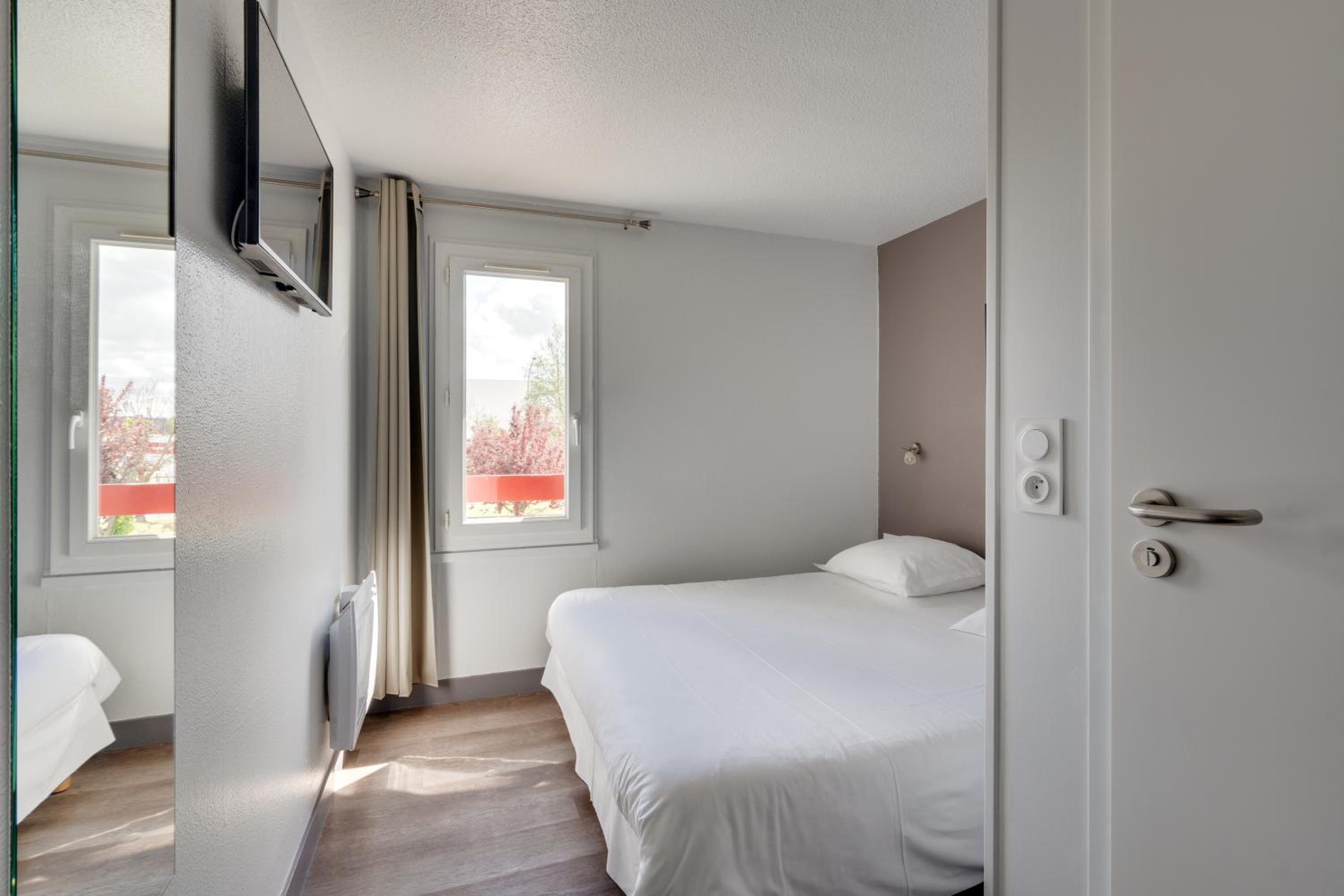 Blois Vacations - initial by balladins Blois - Property Image 5
