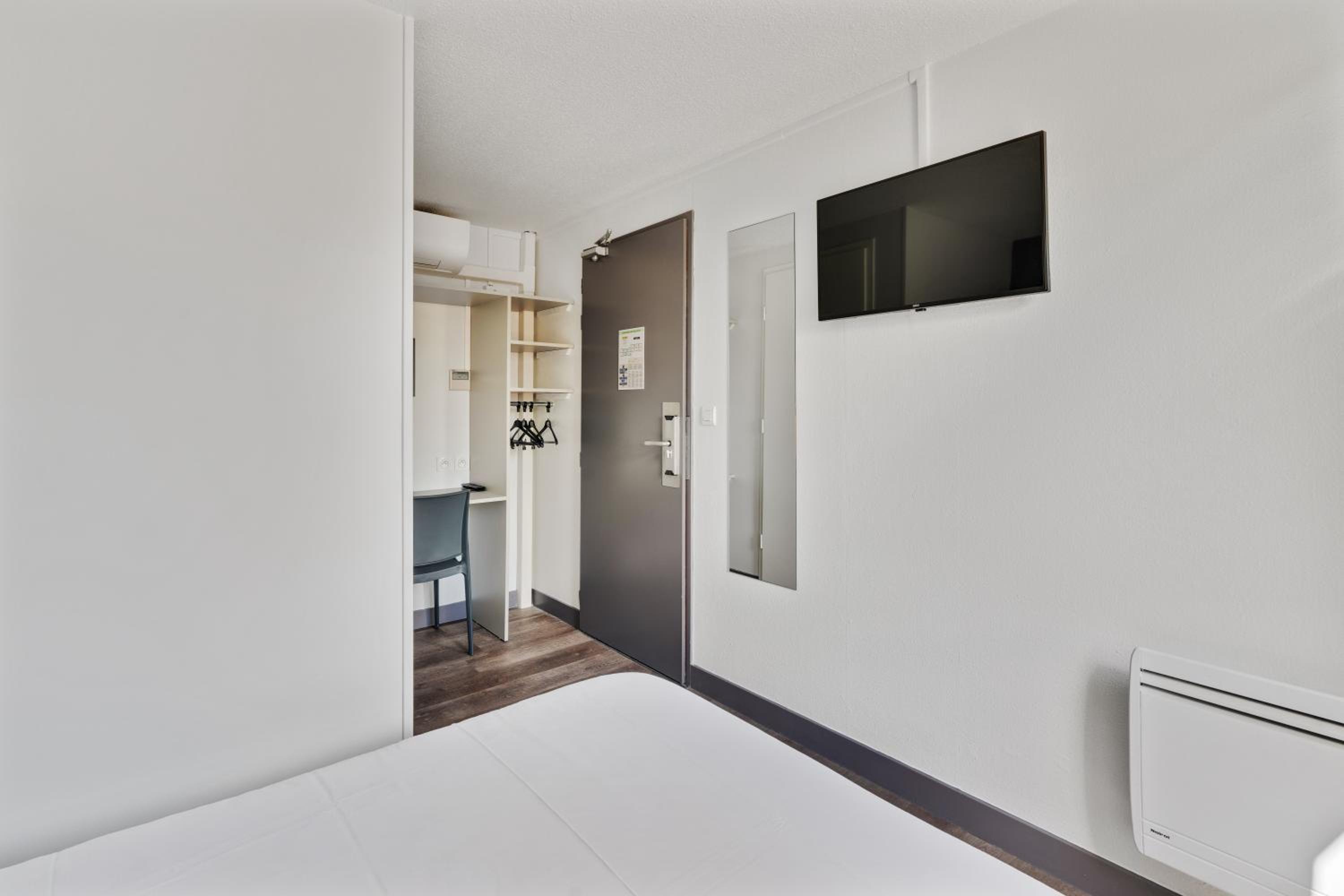 Blois Vacations - initial by balladins Blois - Property Image 4