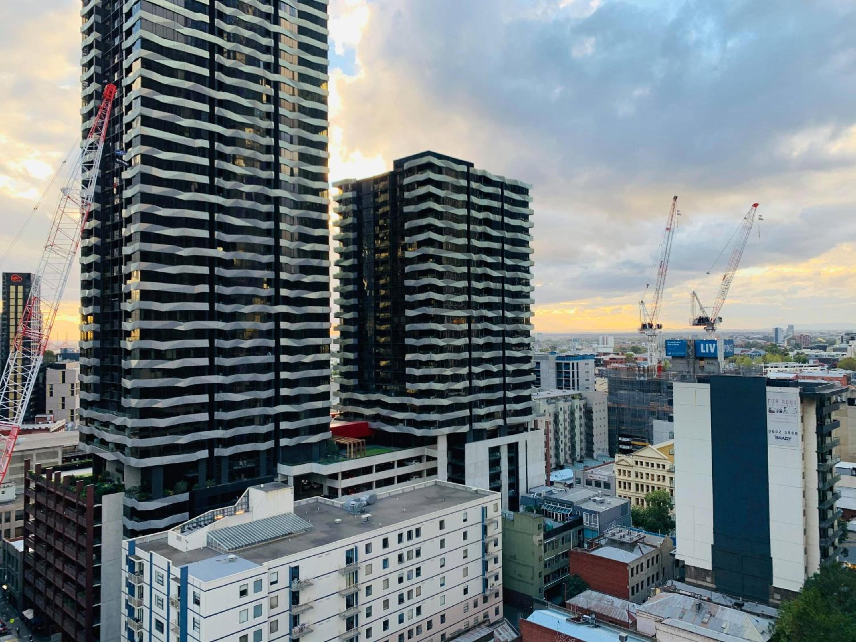 Melbourne CBD Empire Apartment