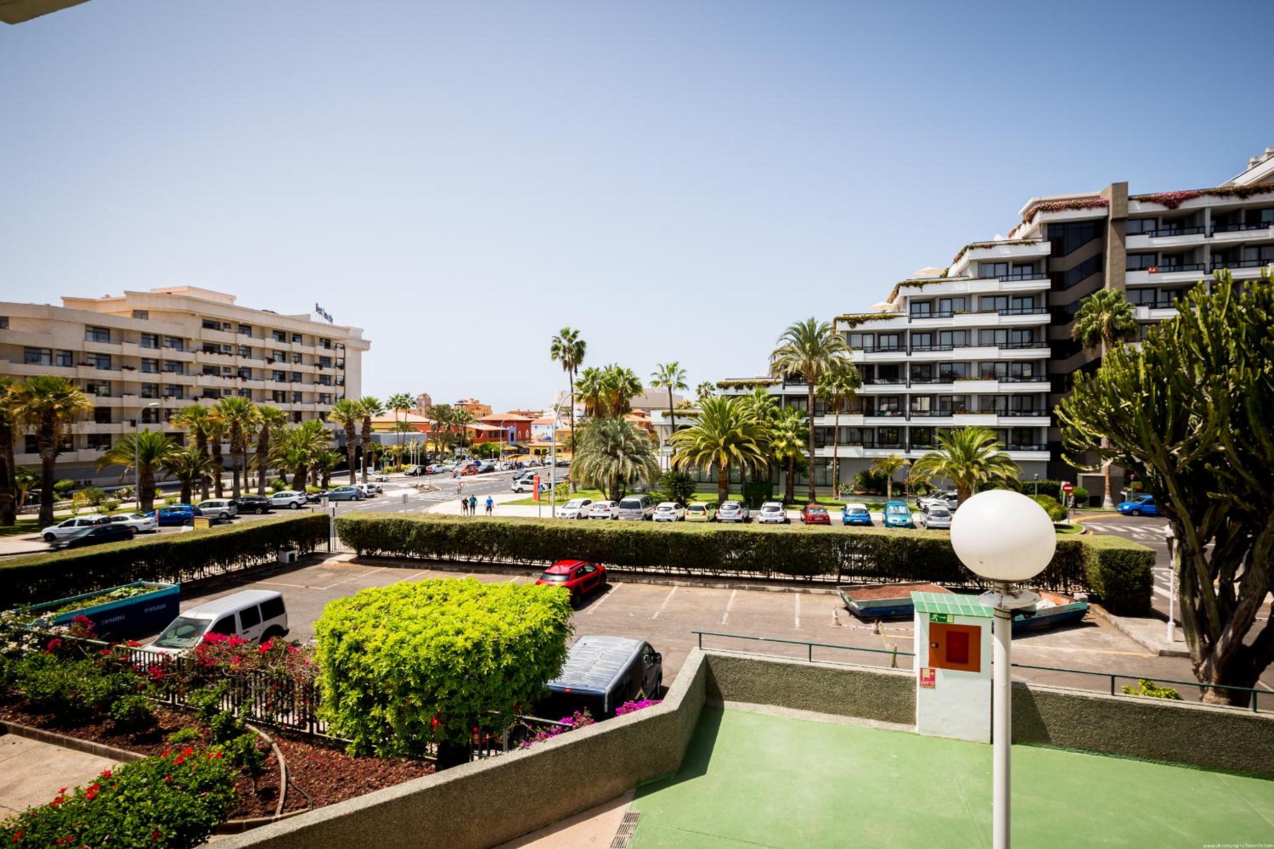 GO2TENERIFE Apart'Teno Amazing pool view & near the beach photo 3