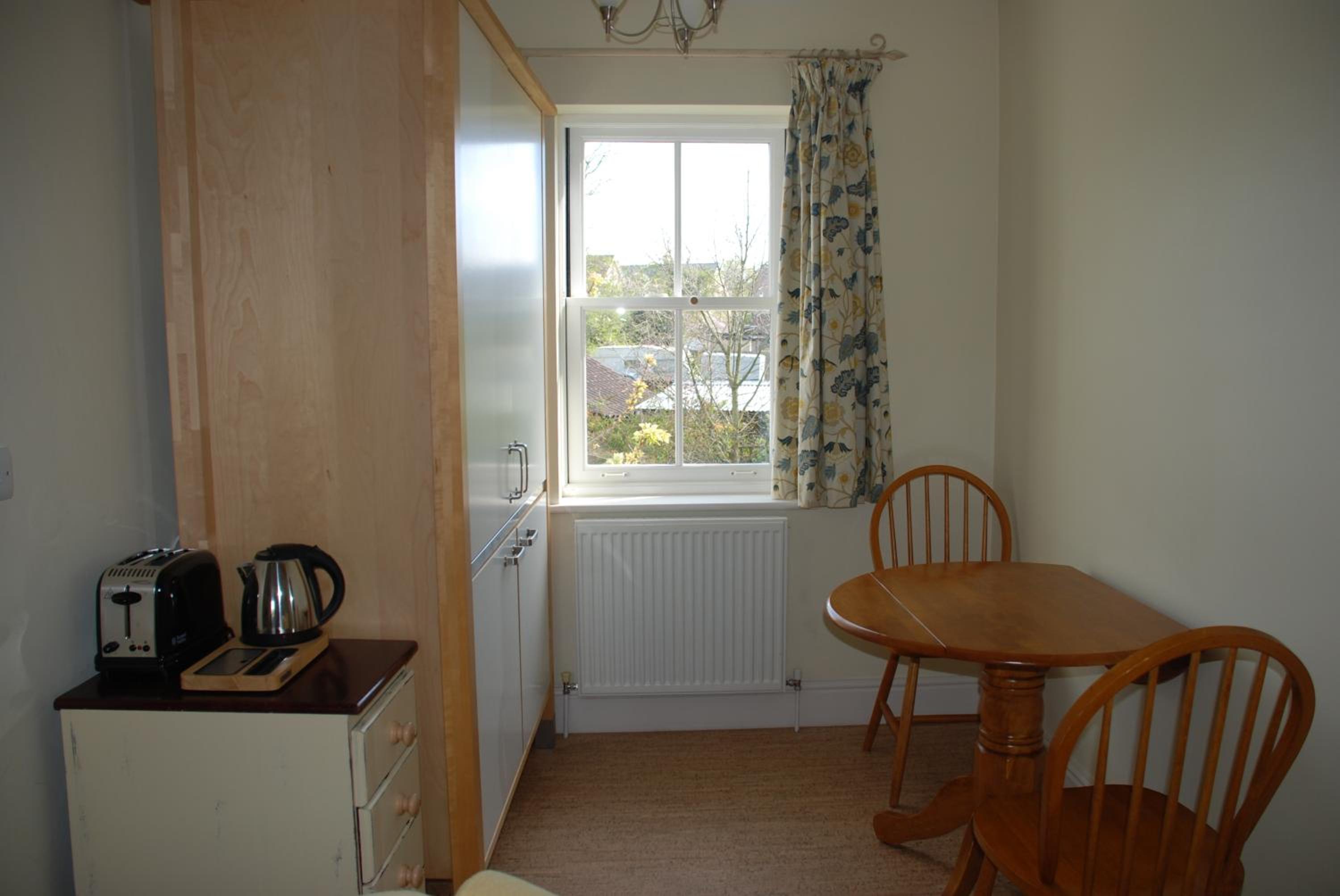 Over Studio Apartment view 2