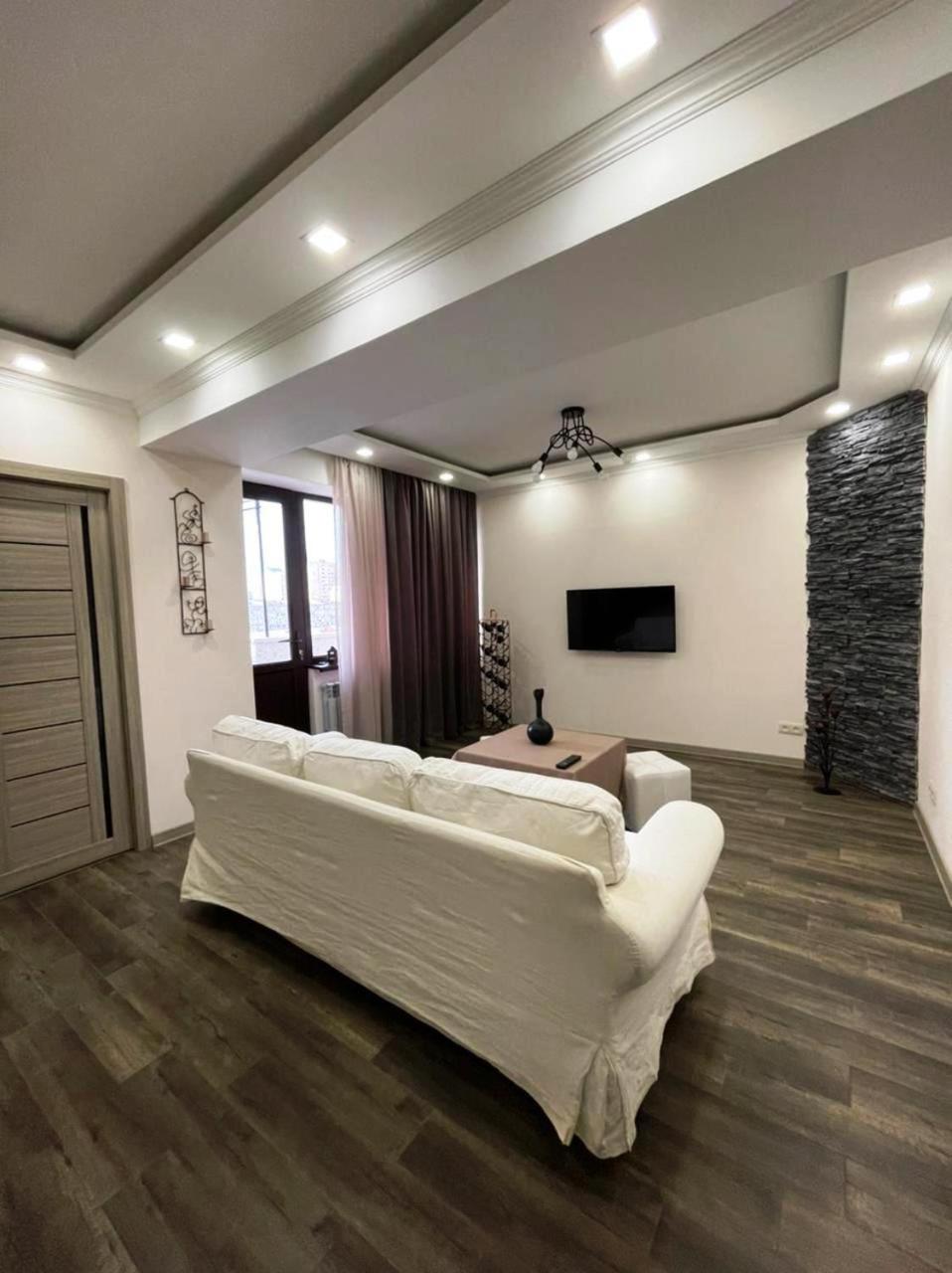 CITY VIEW PENTHOUSE