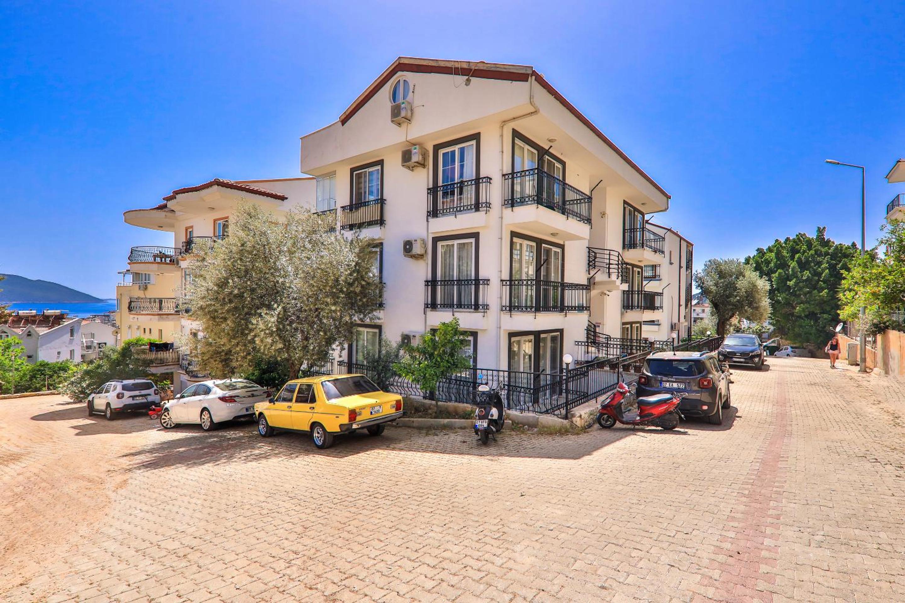 Duygu Apart - Image 11