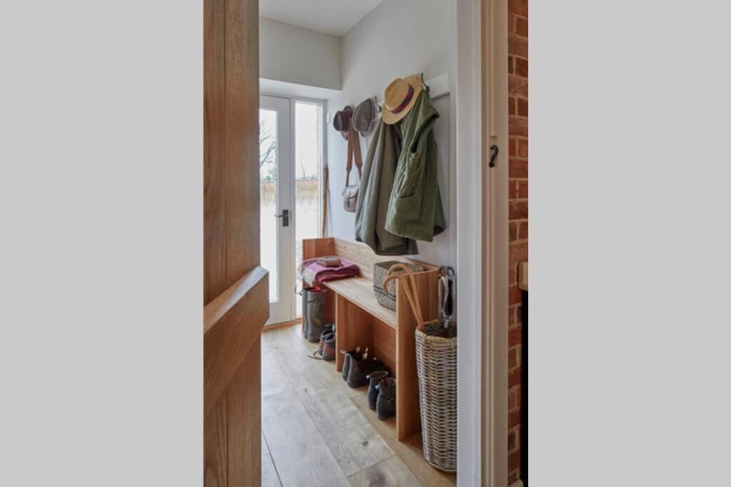 Devizes Vacations - The Barn - Property Image 5