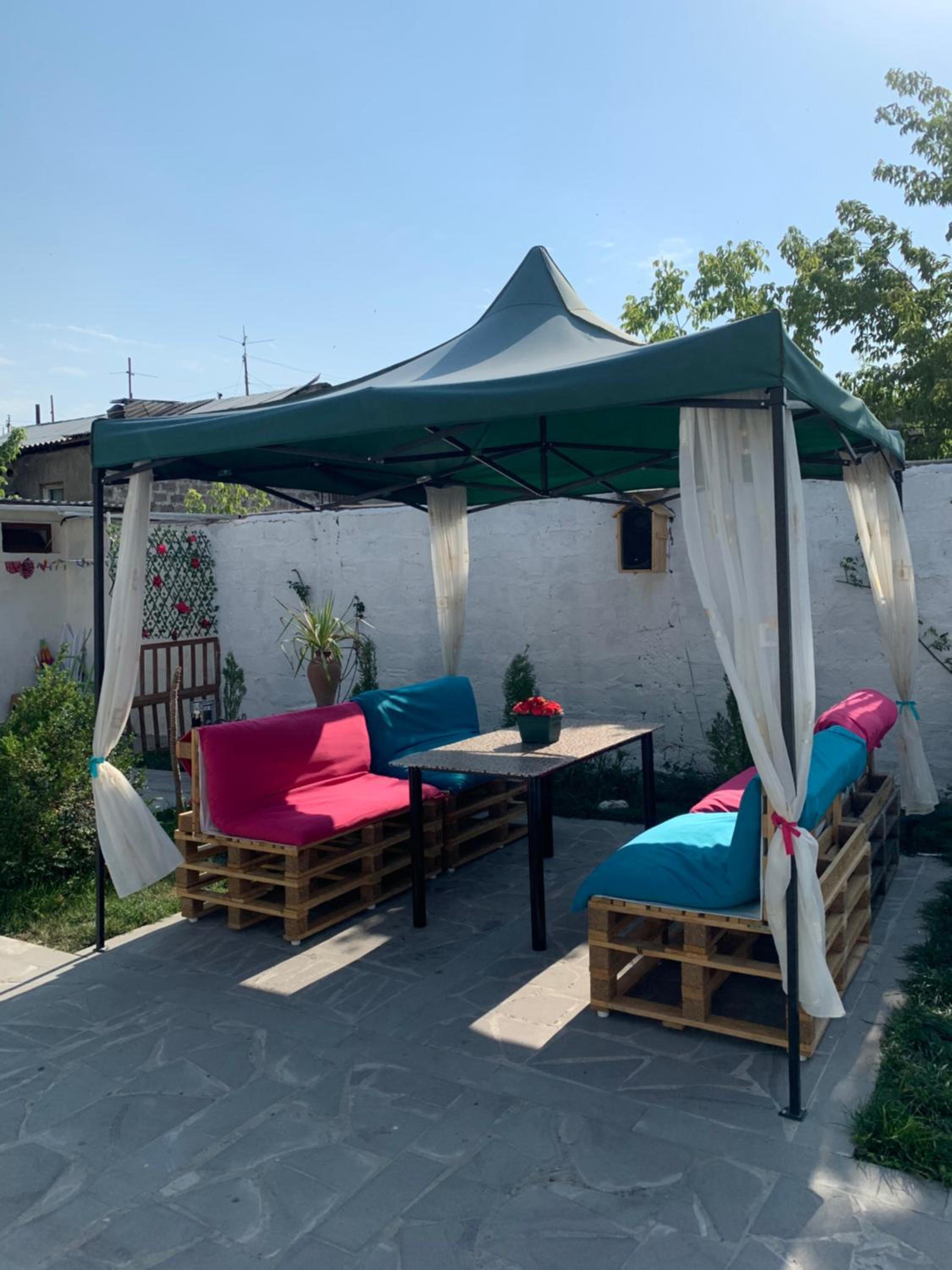 Santorini Hotel & Hostel