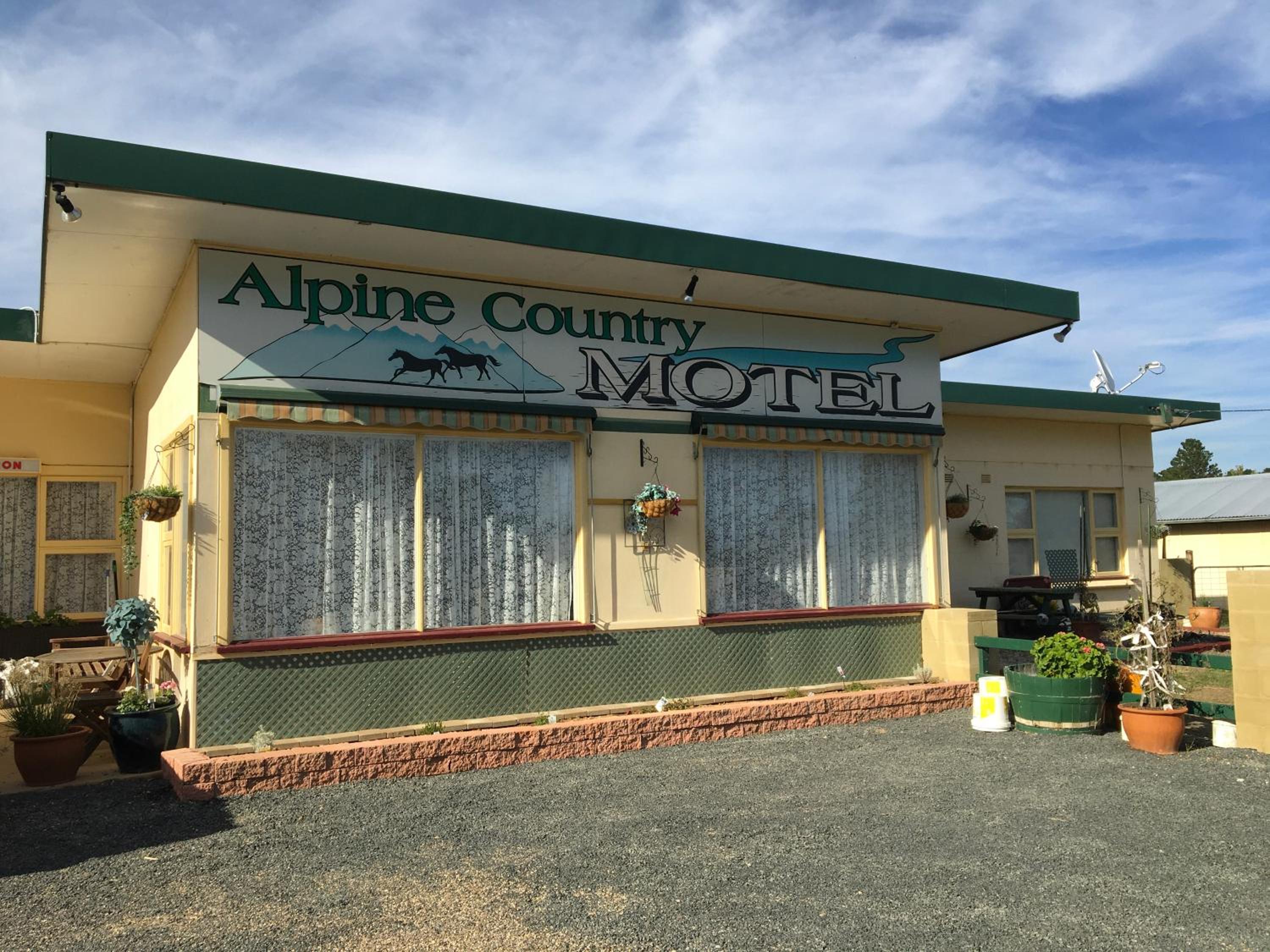 ALPINE COUNTRY MOTEL 4mile view 4