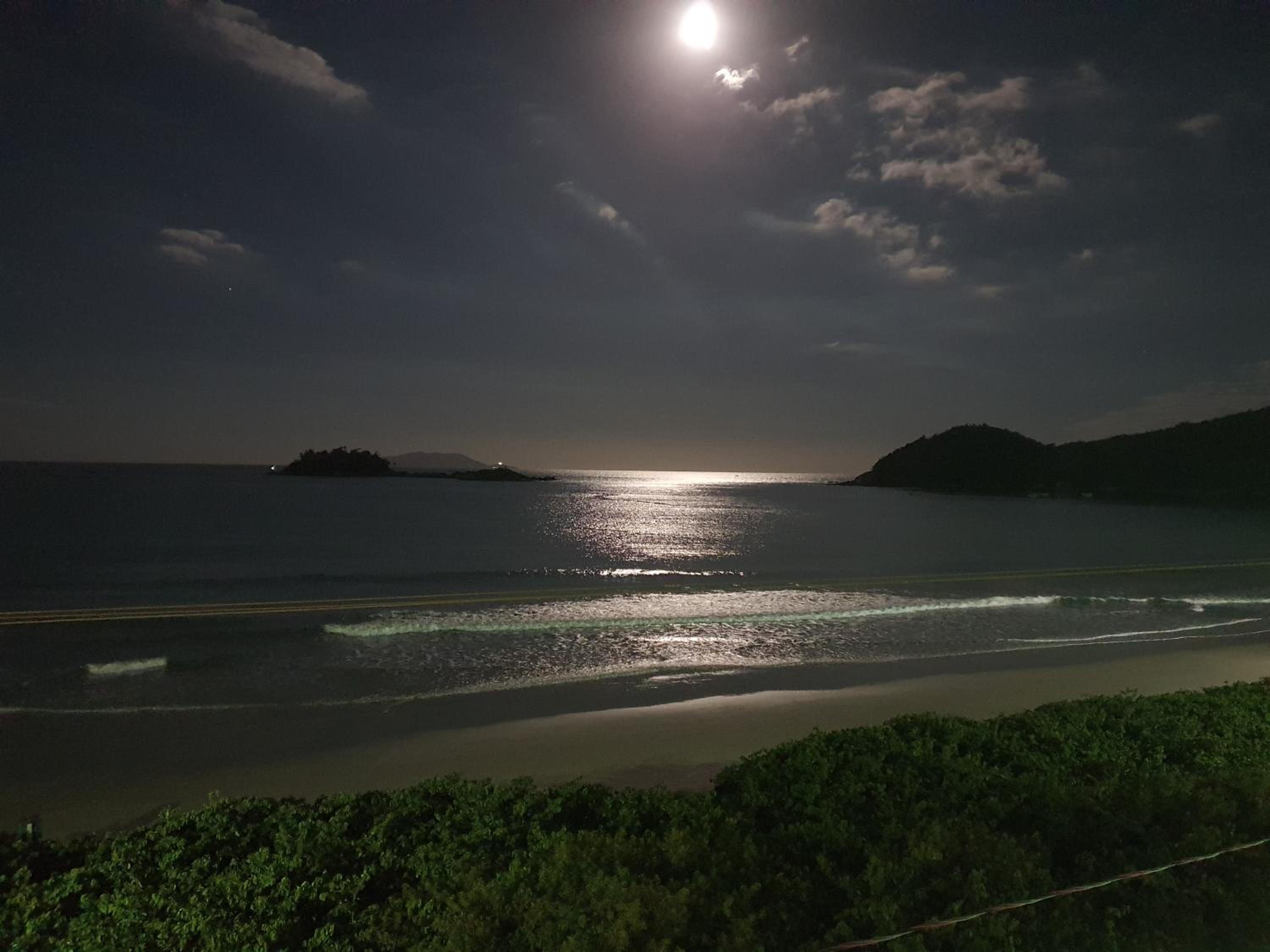 Apt de luxo, pé na areia, 200m2 melhor loc Palmas