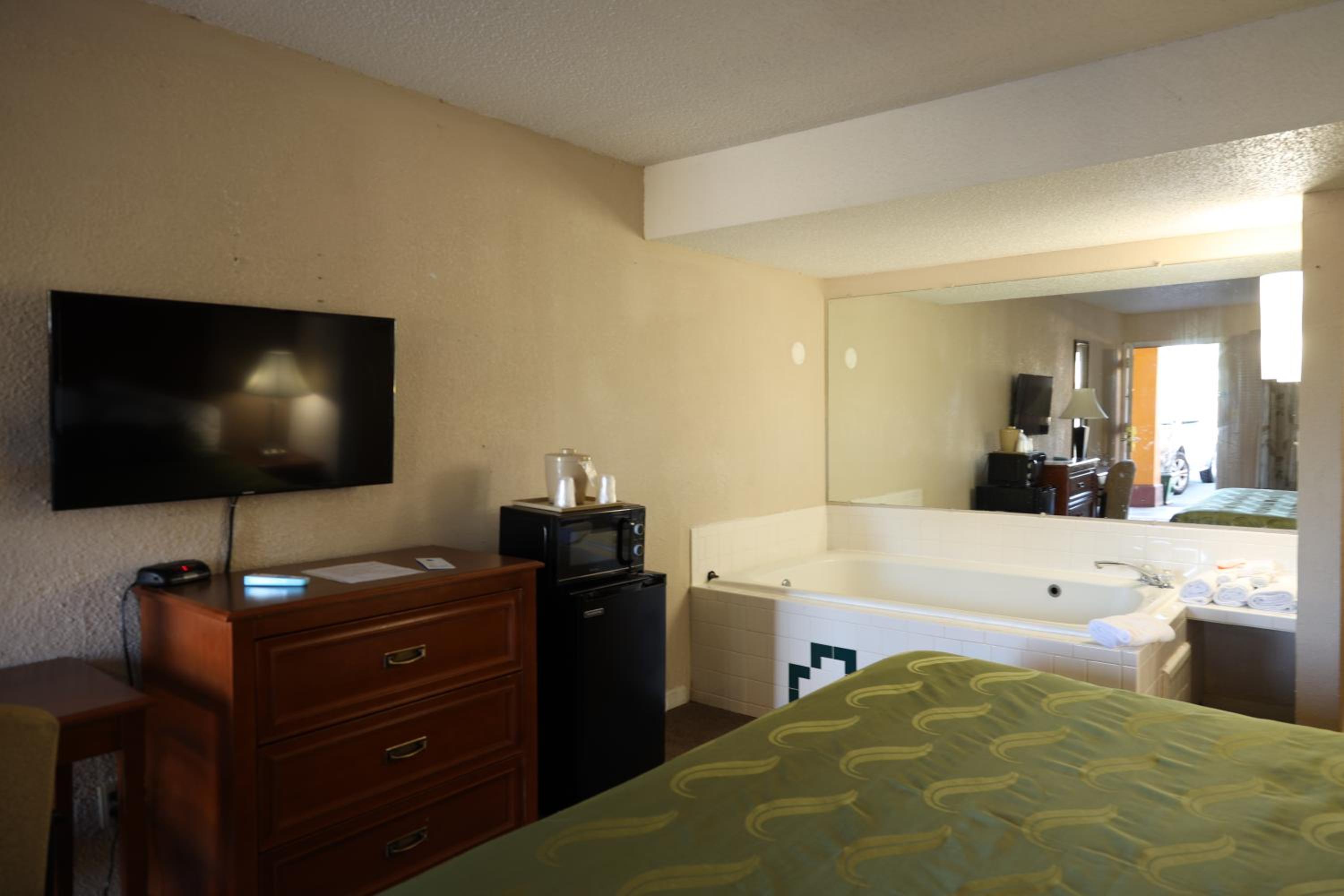 Travelers Inn Elizabethton, photo 12