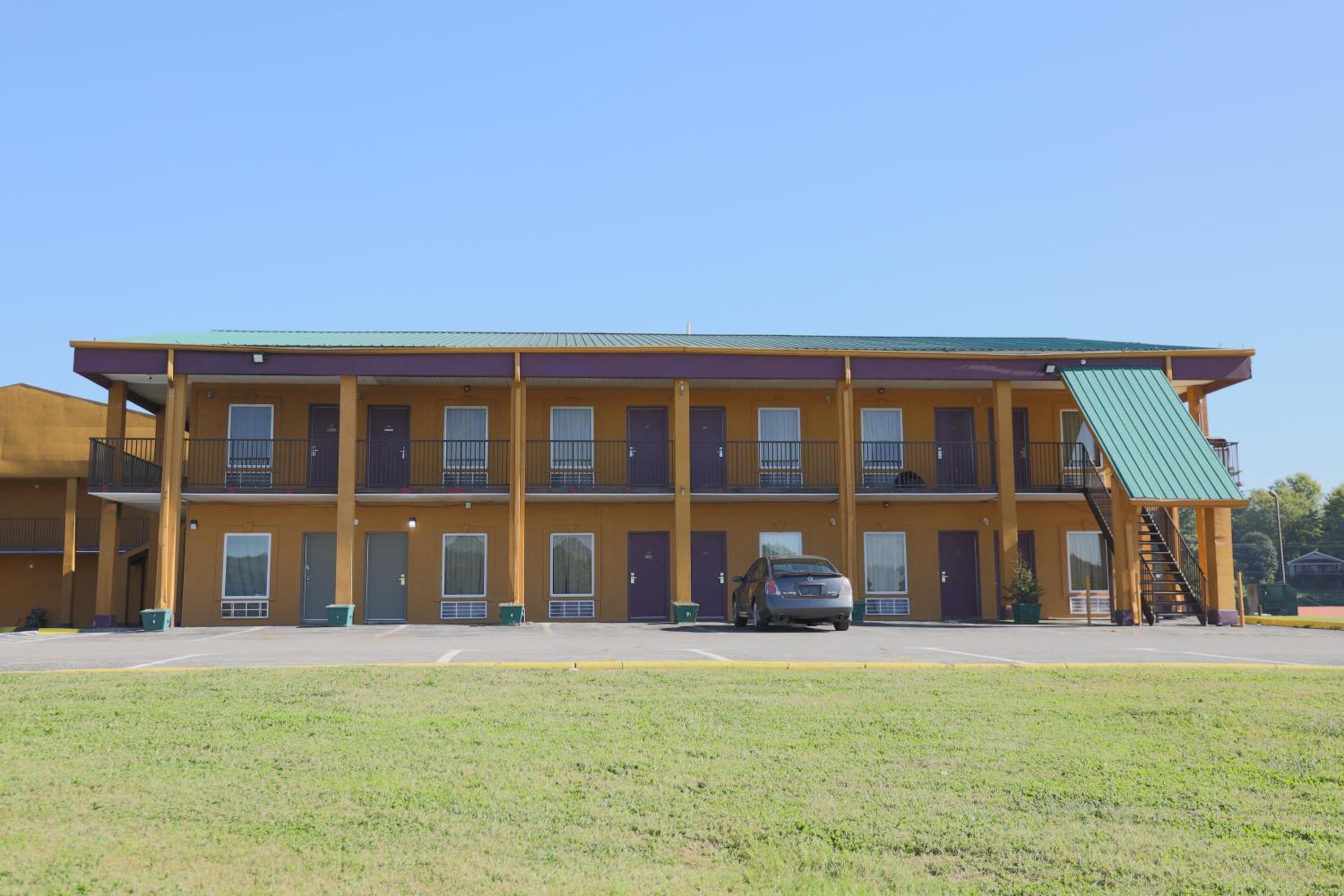 Travelers Inn Elizabethton, photo 14