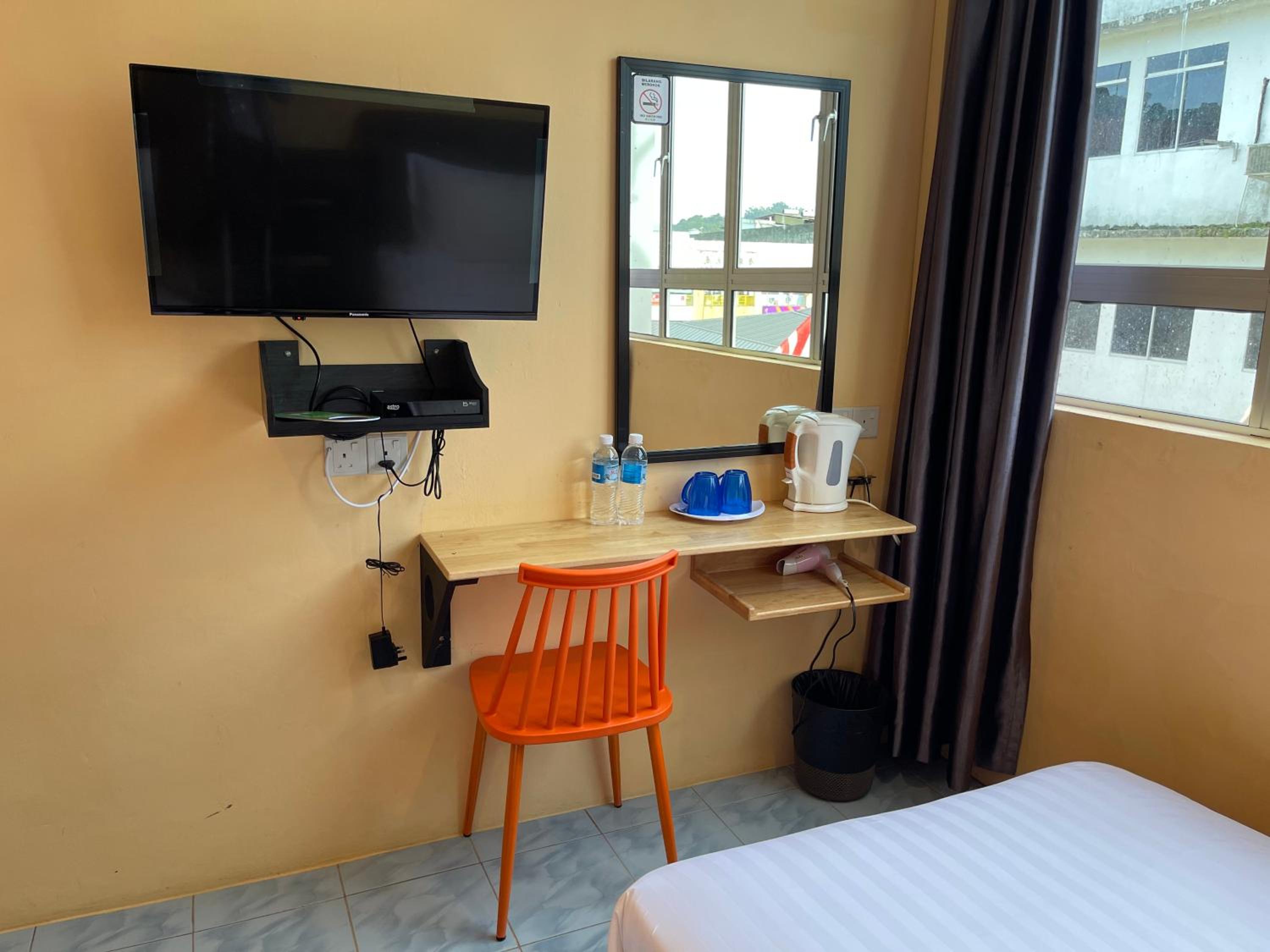 Loft Pals Urbanstay Lodge, Kapit photo 2