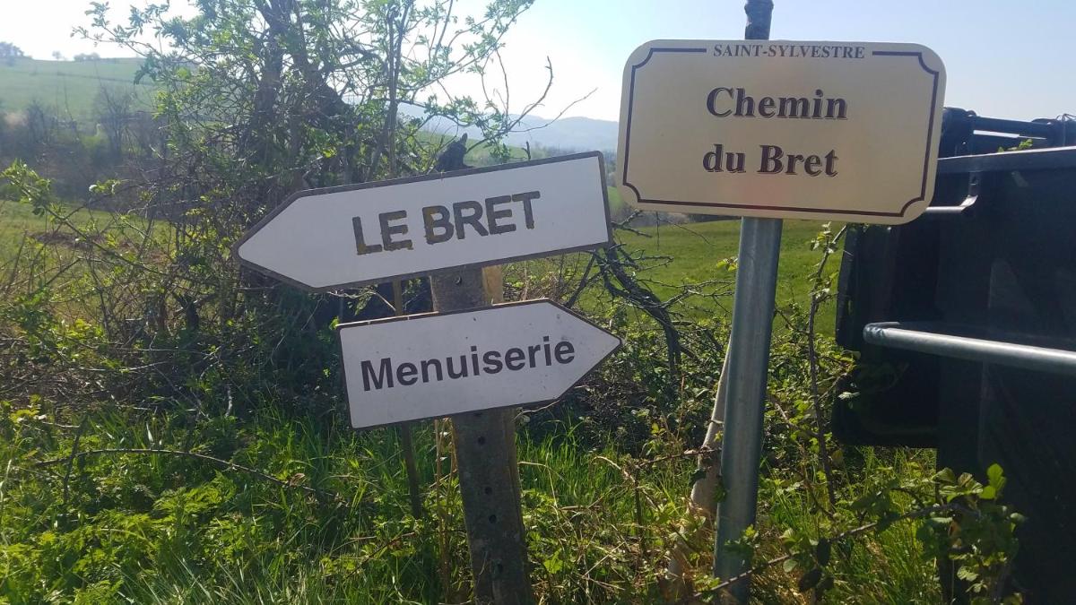 Gites "Le Bret" view 3
