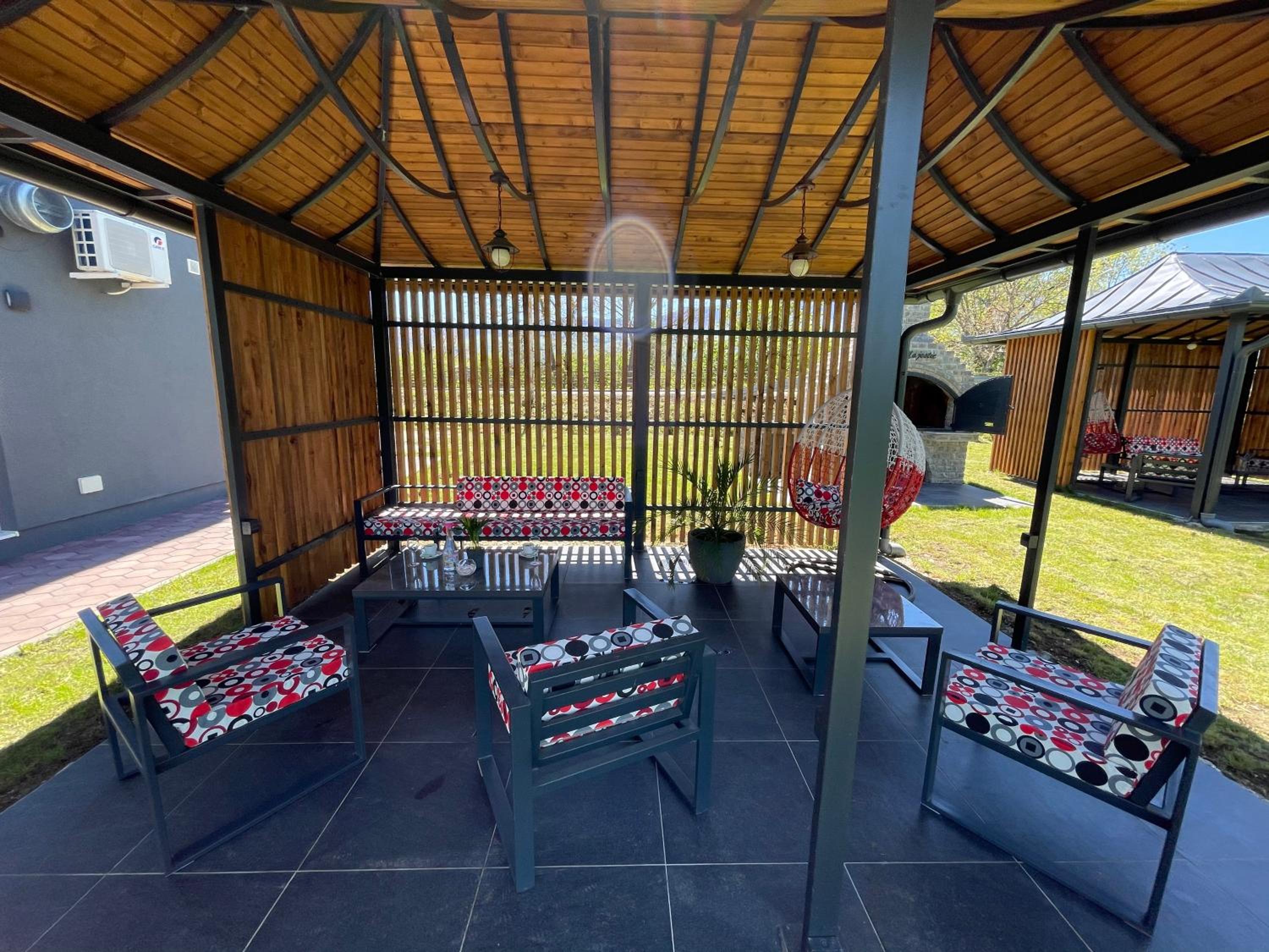 Apartments and Rooms Villa Majestic
