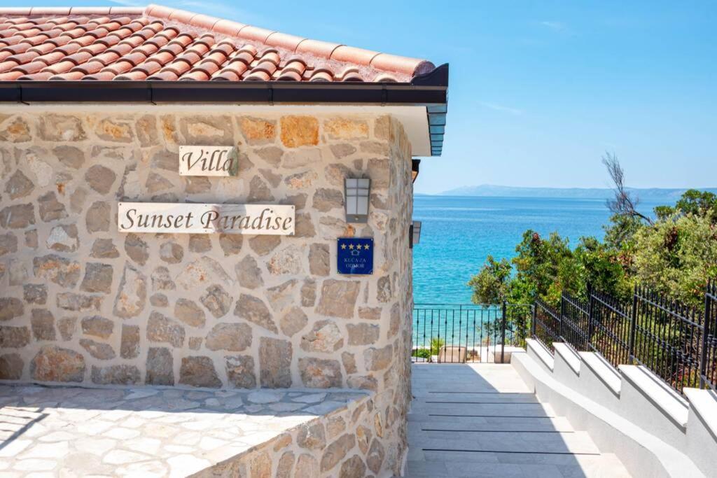 Sunset Paradise, getaway villa in private oasis view 5
