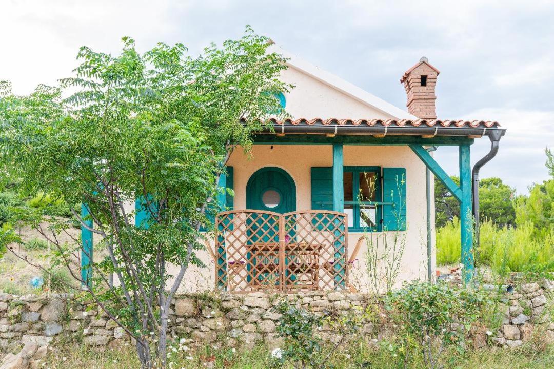 Arya House