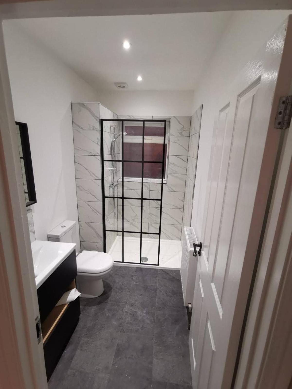 Moseley Apartments - Modern & bright 2 guests view 5