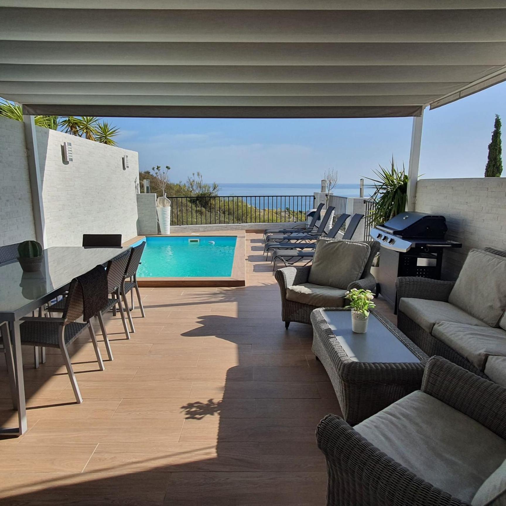 Niza Beach en Málaga — balance & terrace