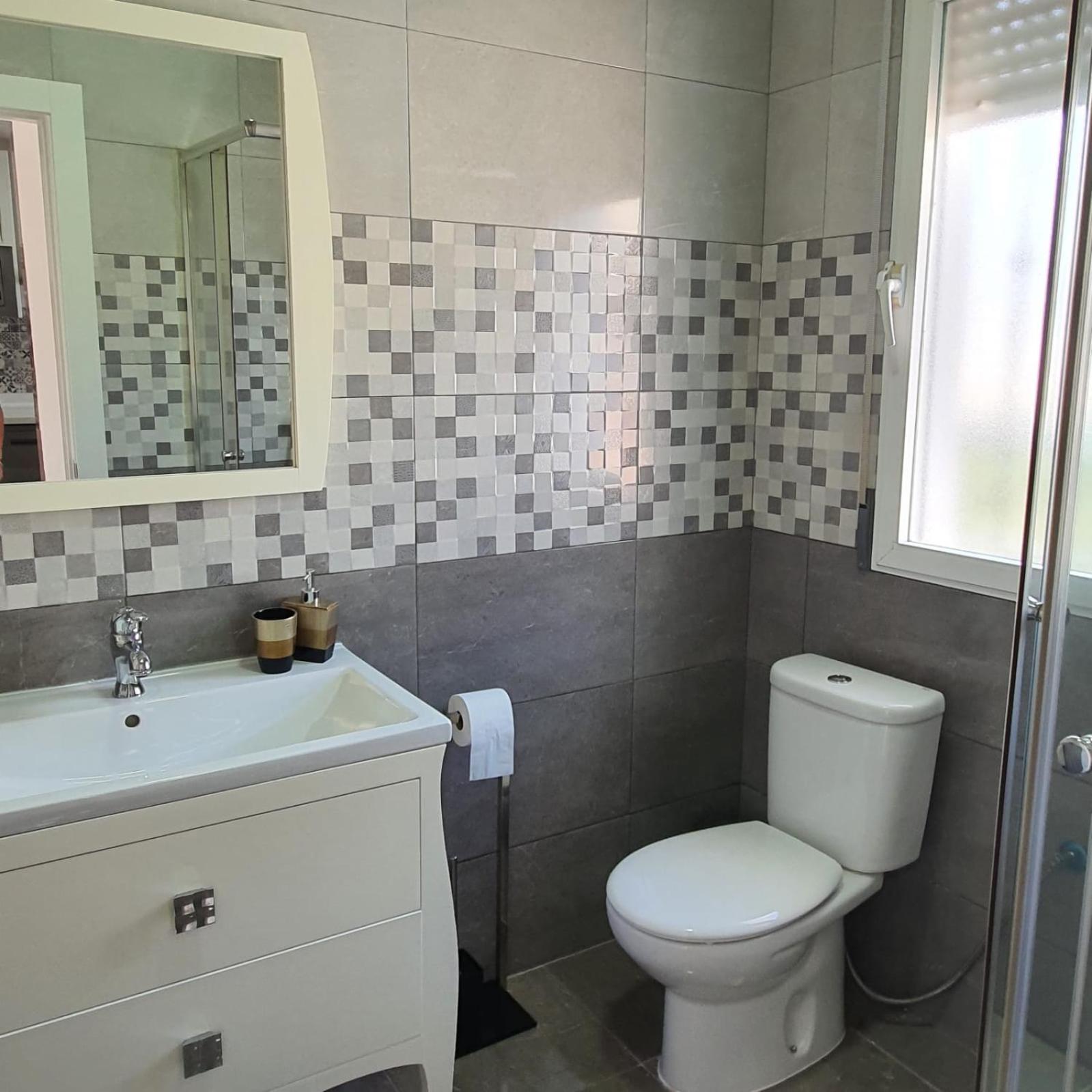 Niza Beach en Málaga — bathroom