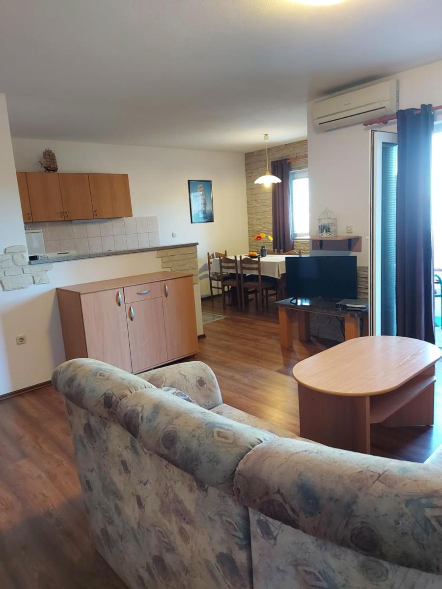 Apartmani Tatjana view 4