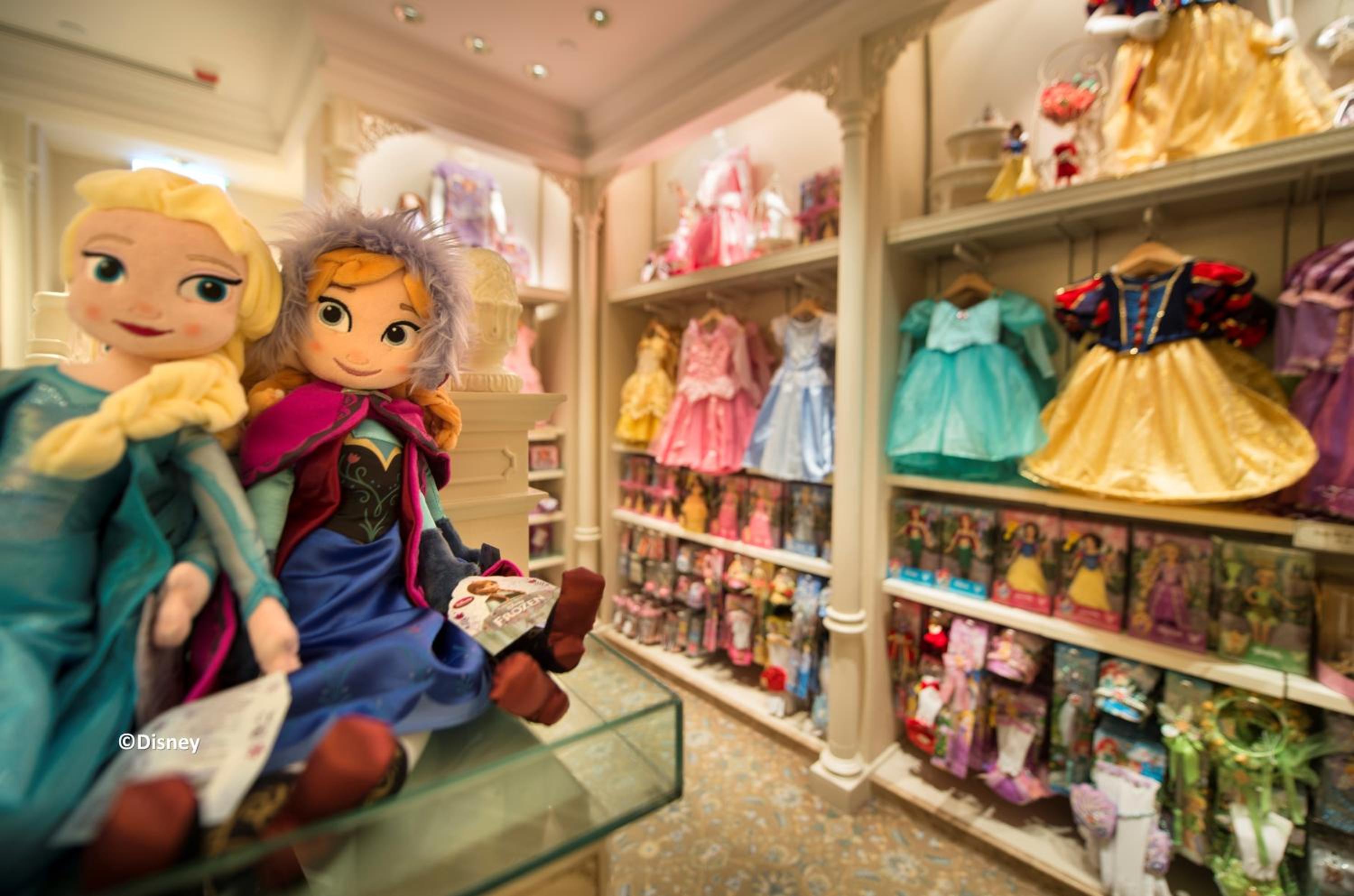 Hong Kong Disneyland Hotel - Image 5