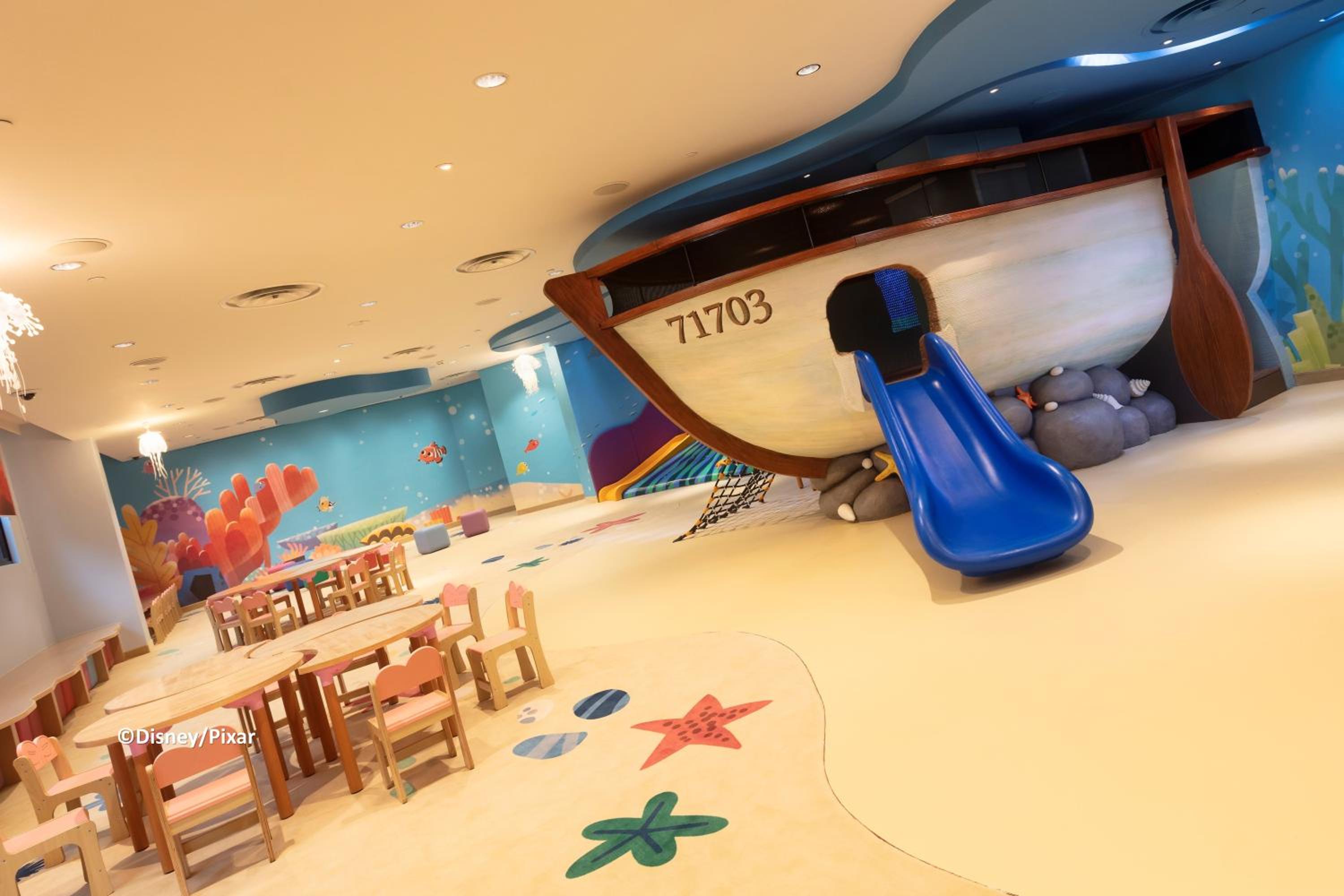 Disney Explorers Lodge