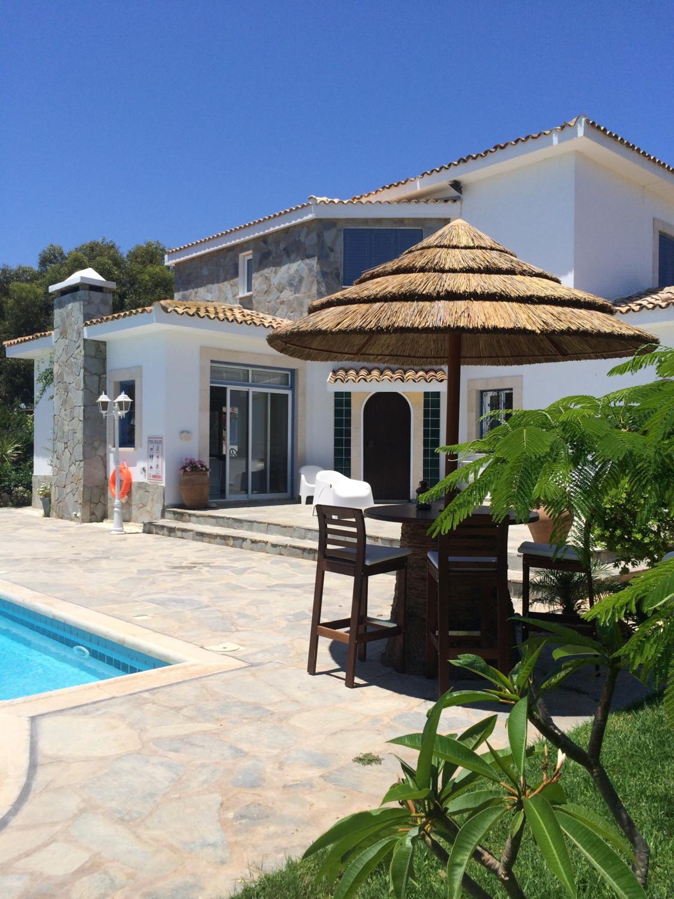 Villa in Ayia Napa with a pool!