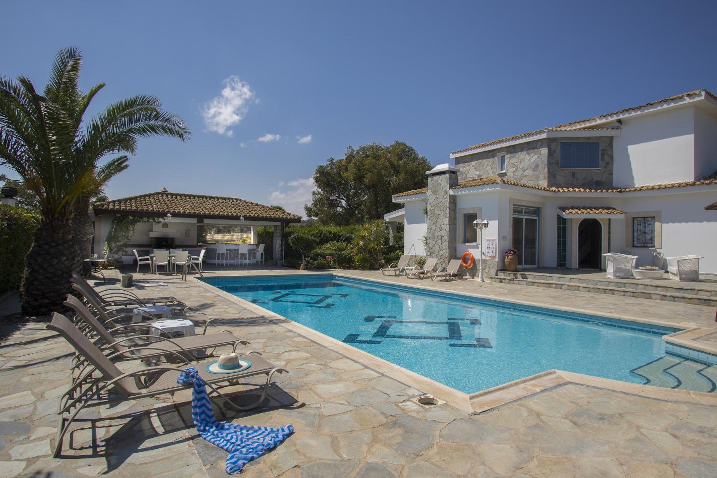 Villa in Ayia Napa with a pool!