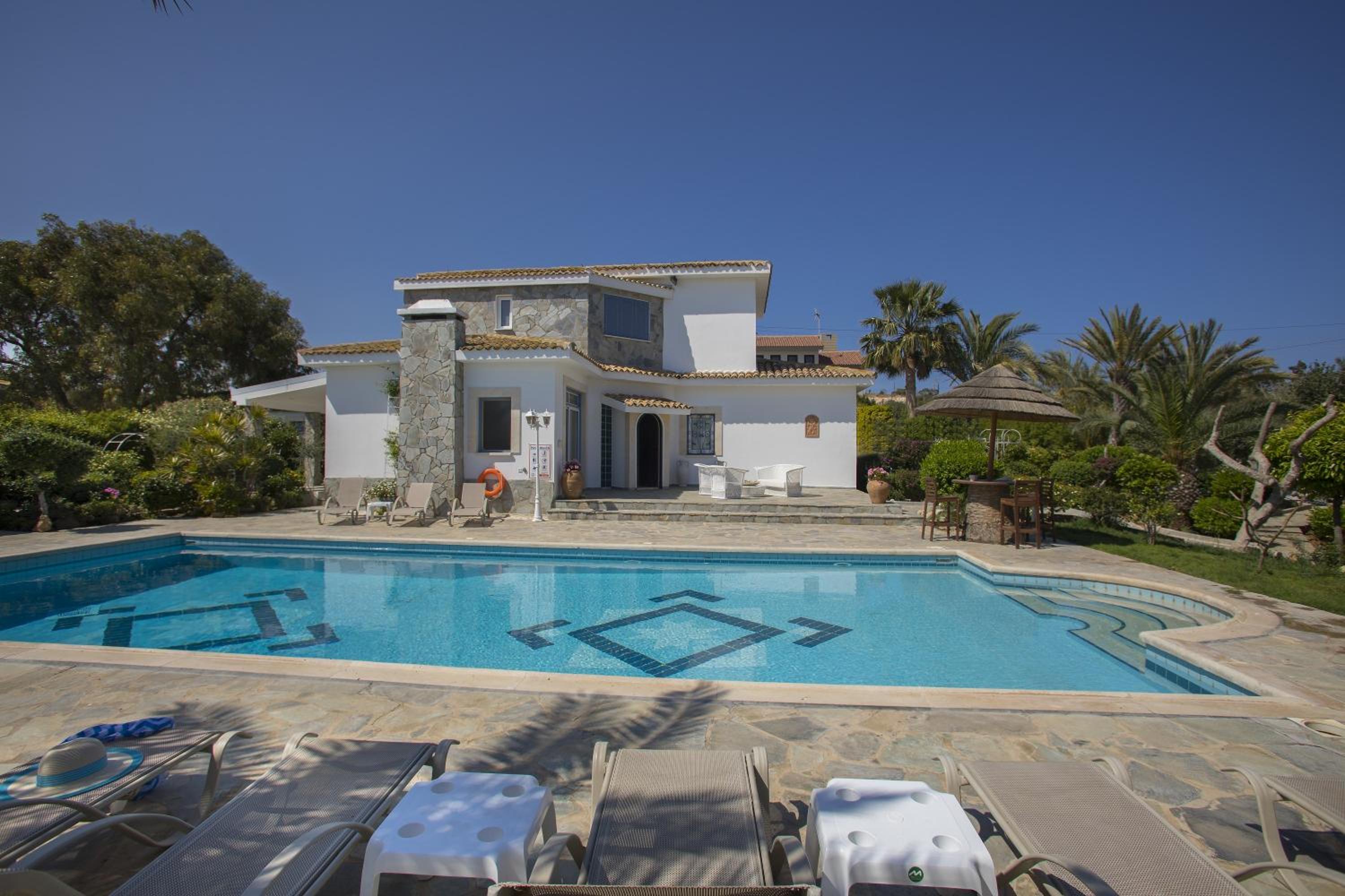 Villa in Ayia Napa with a pool!