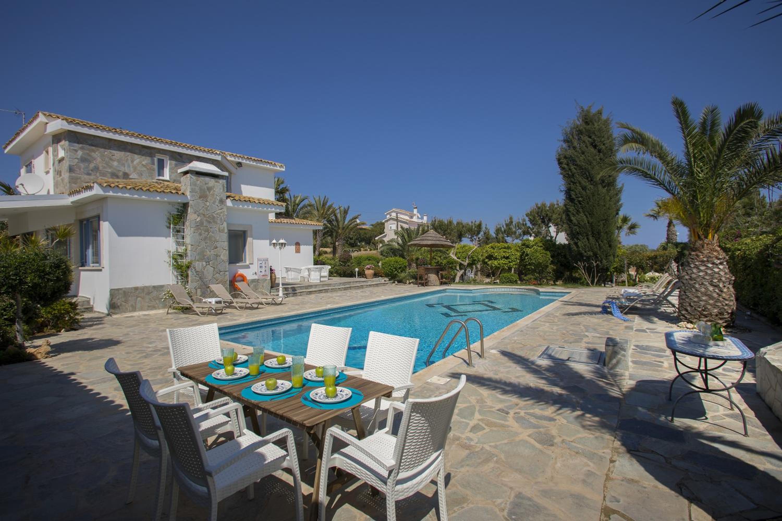 Villa in Ayia Napa with a pool!