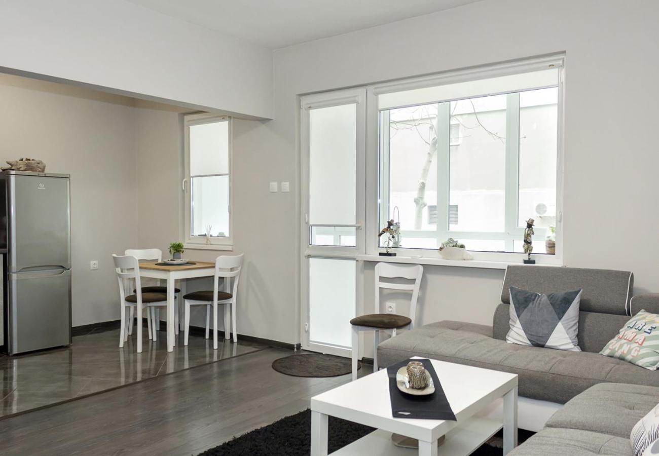 Cosy and modern 1BD flat near the city centre view 4