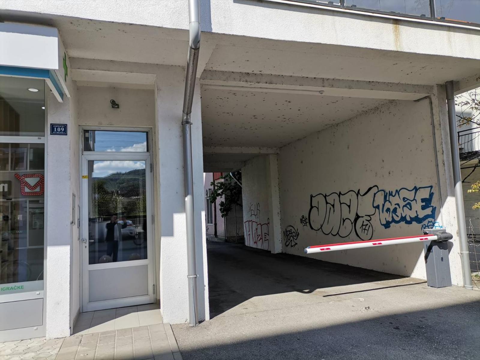 Centar Apartman ENMI 111