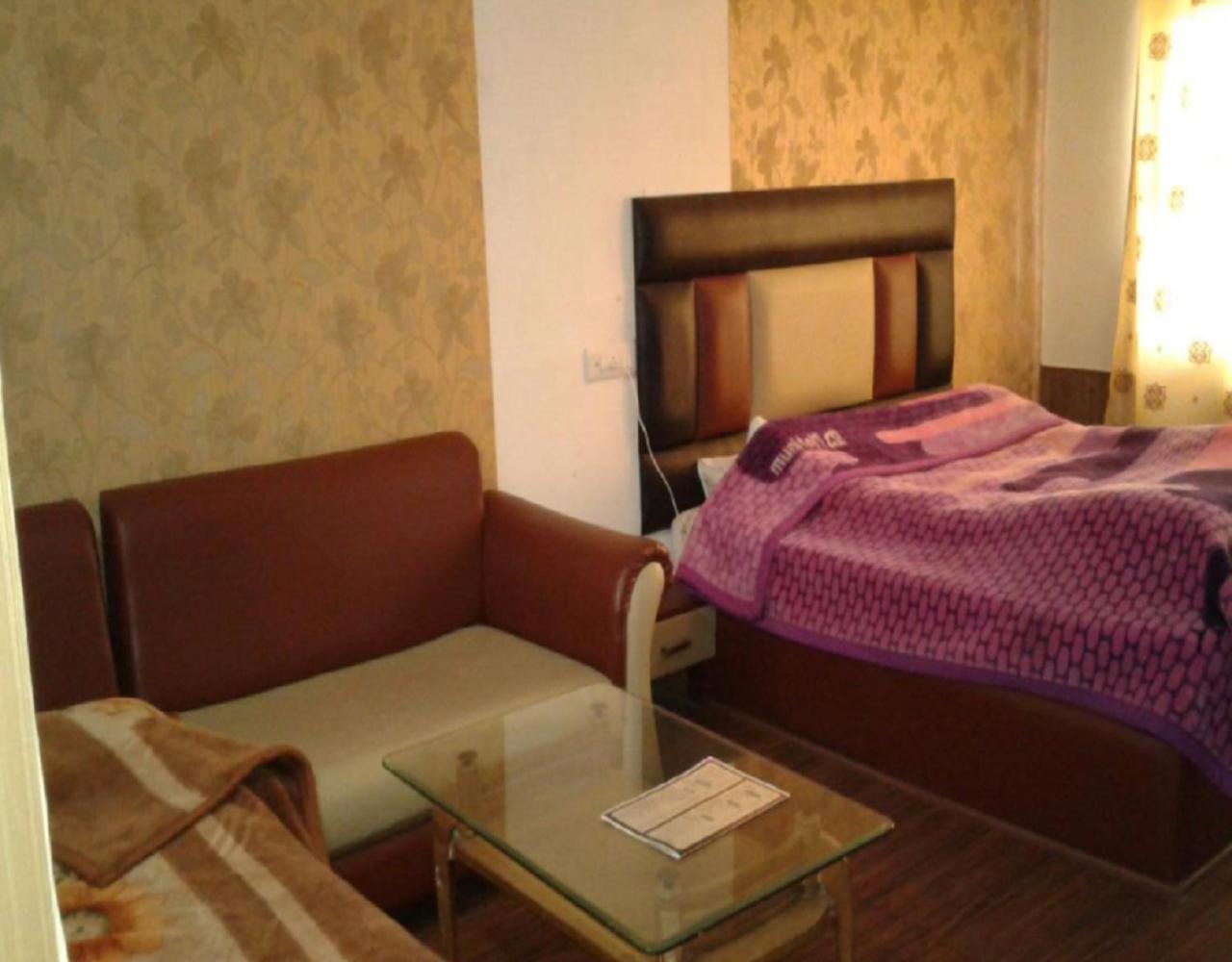 StayApart - Hotel Patnitop view 2