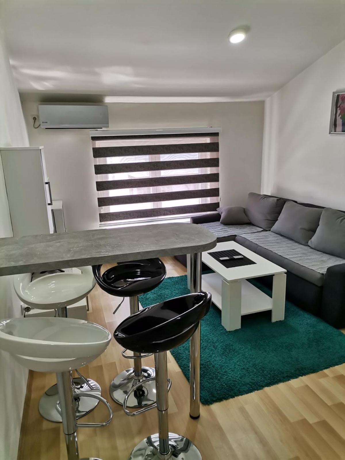 Centar Apartman ENMI 111