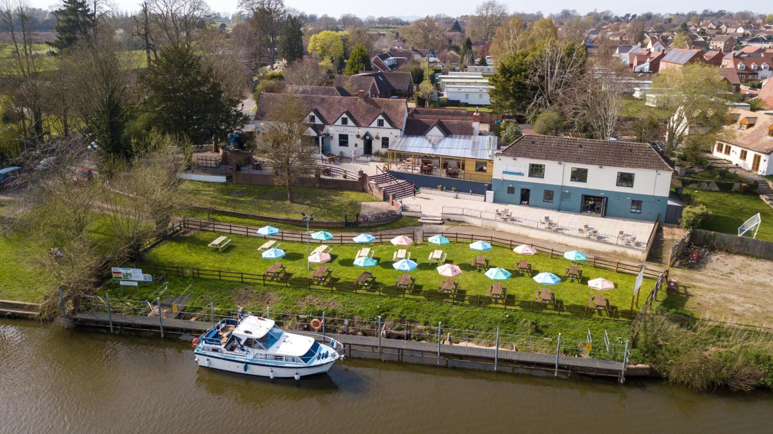 Tewkesbury Vacations - The Fleet Inn - Property Image 3