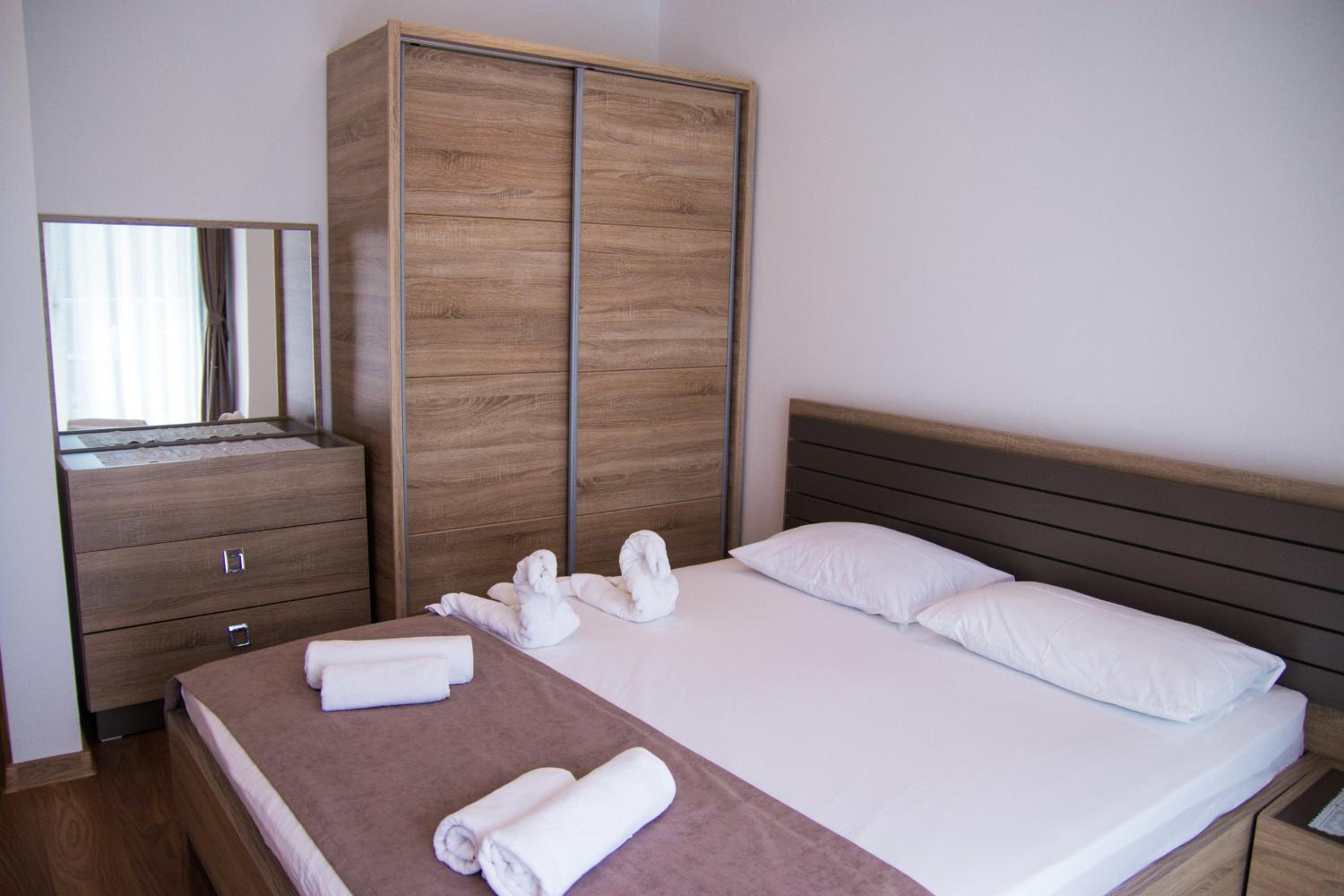 Arte Luxury Pool Apartmets view 5