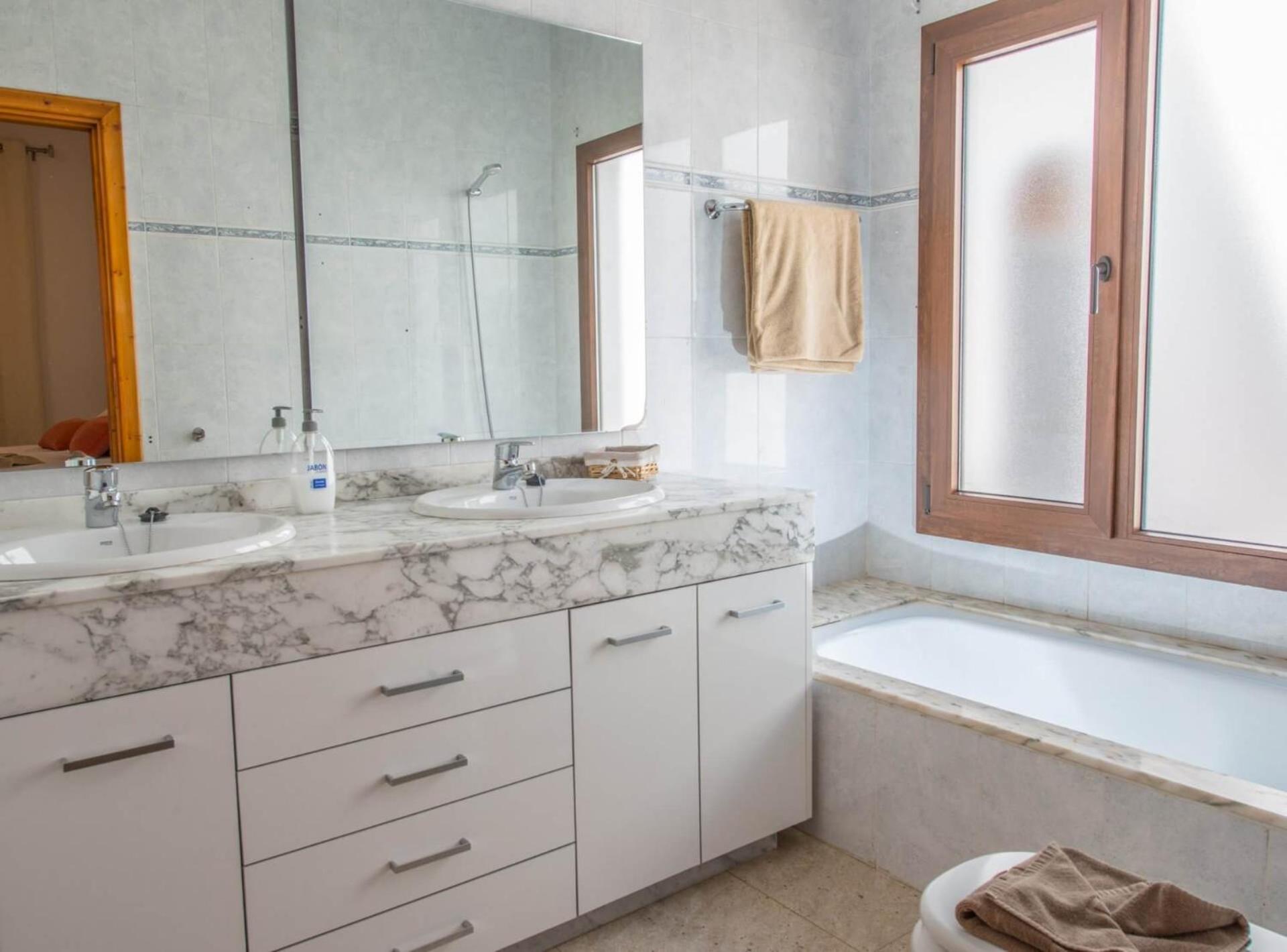 Villa Bonilla con piscina climatizada y jacuzzi