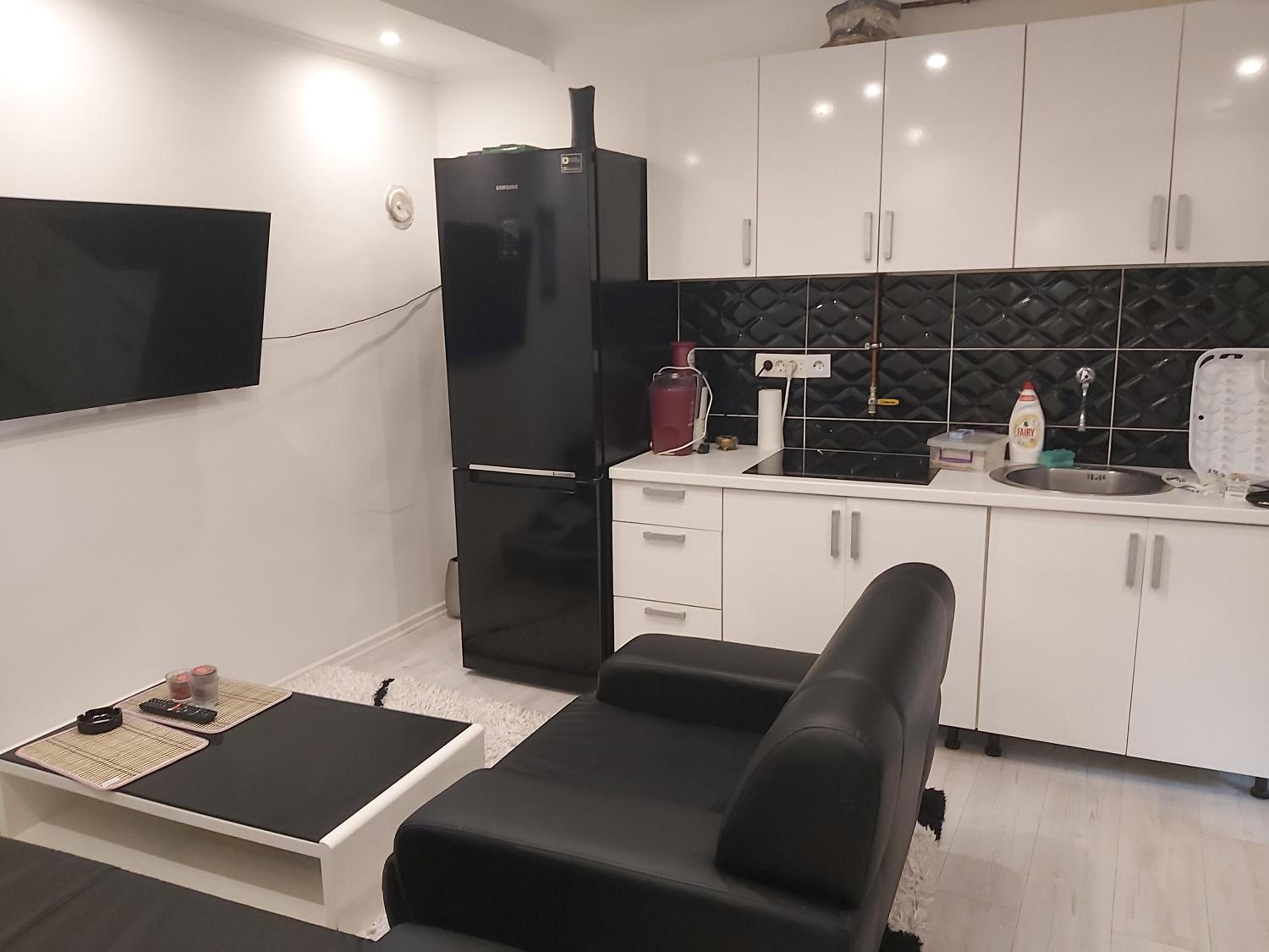 Walk Everywhere - Old Town Apartment