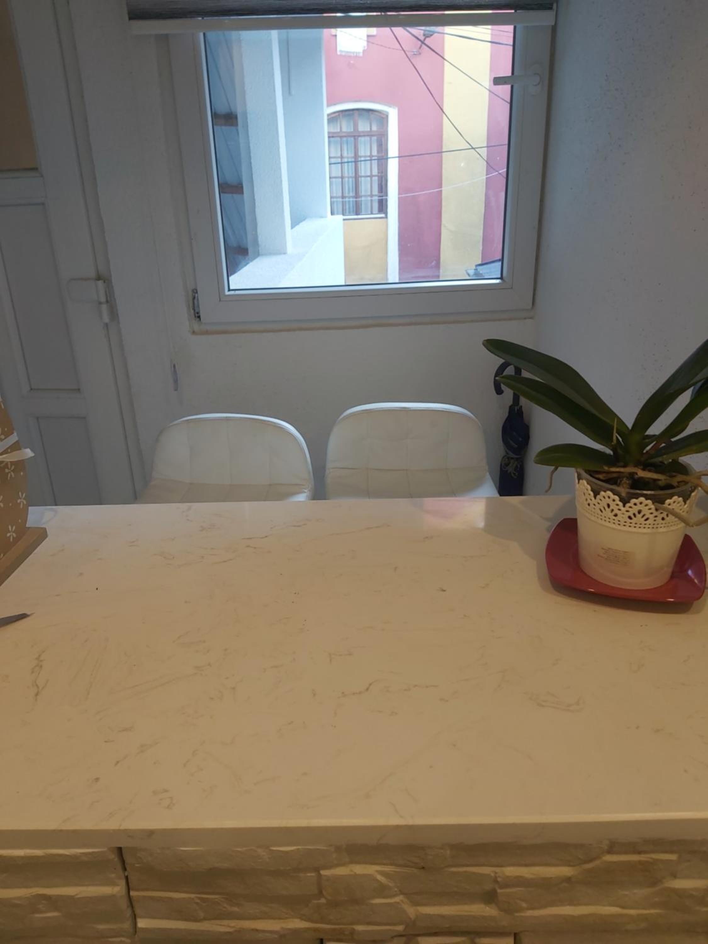 Walk Everywhere - Old Town Apartment