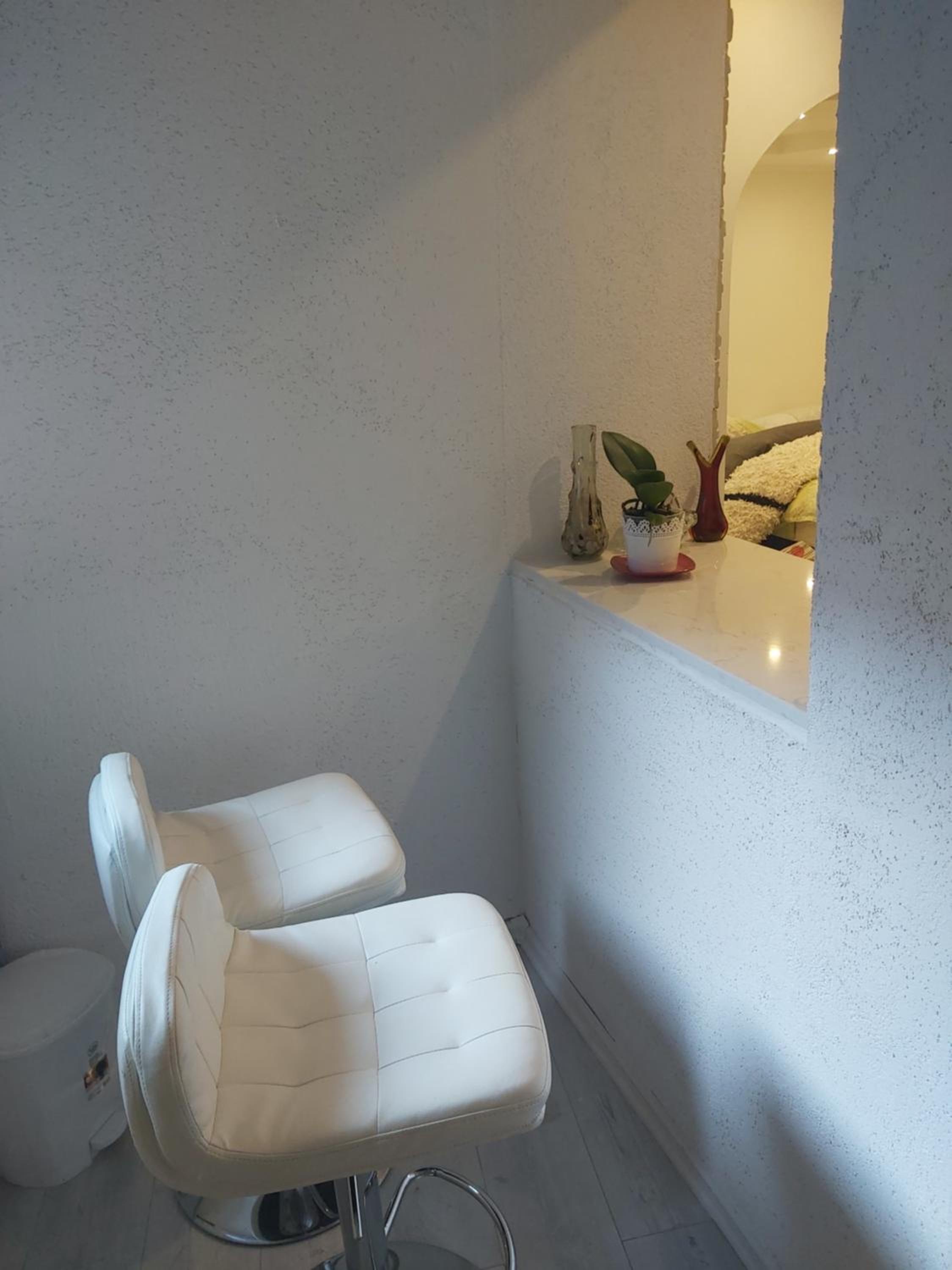 Walk Everywhere - Old Town Apartment