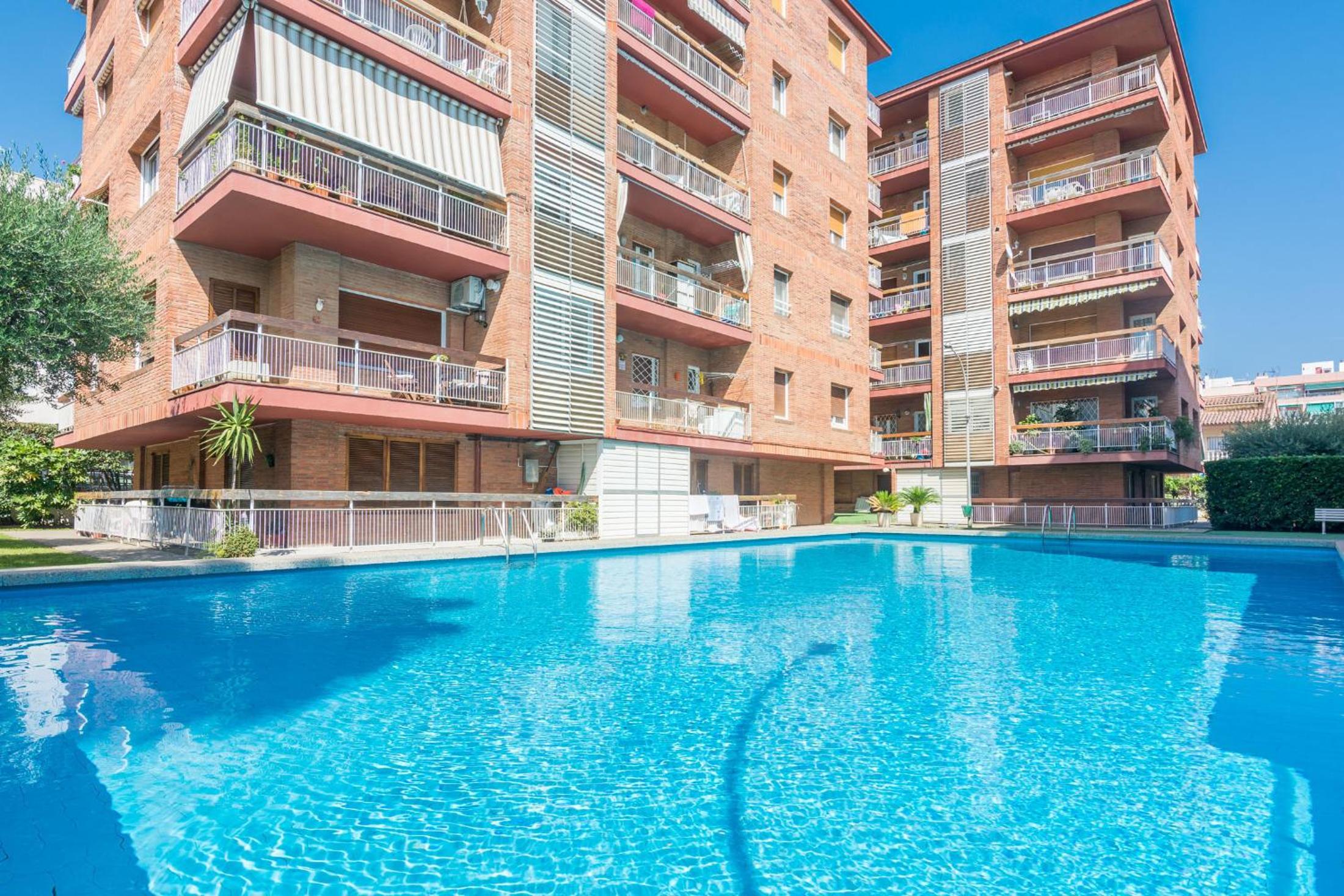 Pineda De Mar Vacations - HomeHolidaysRentals Amaral - Property Image 1