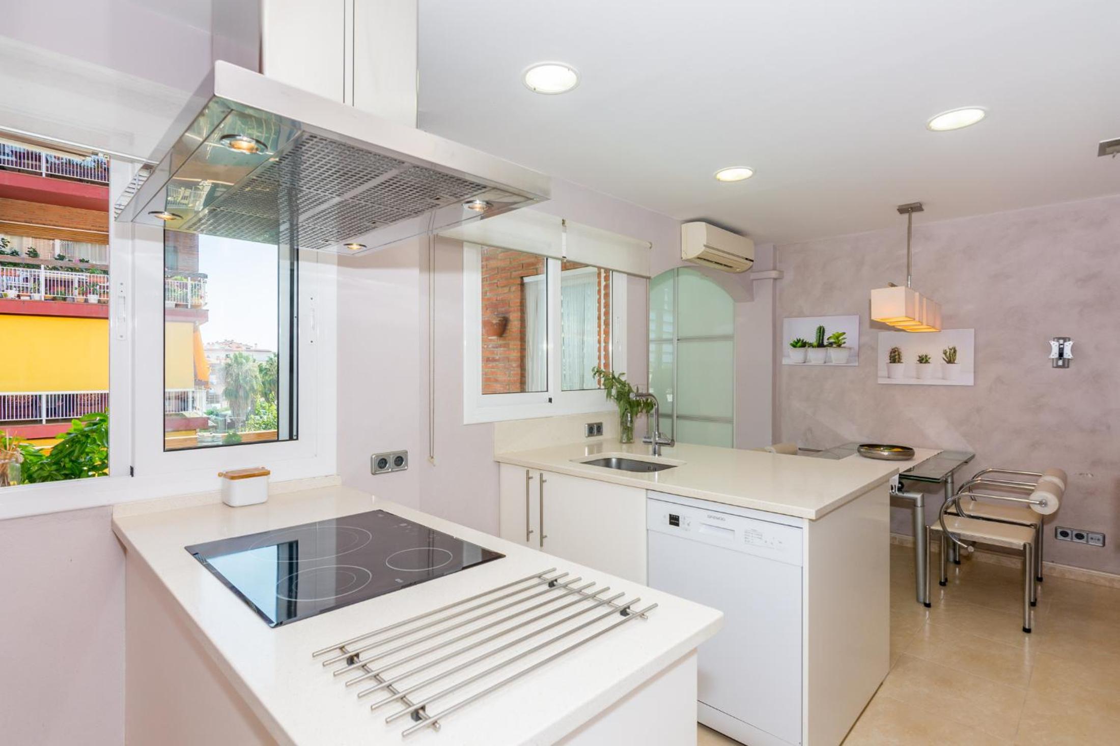 Pineda De Mar Vacations - HomeHolidaysRentals Amaral - Property Image 37