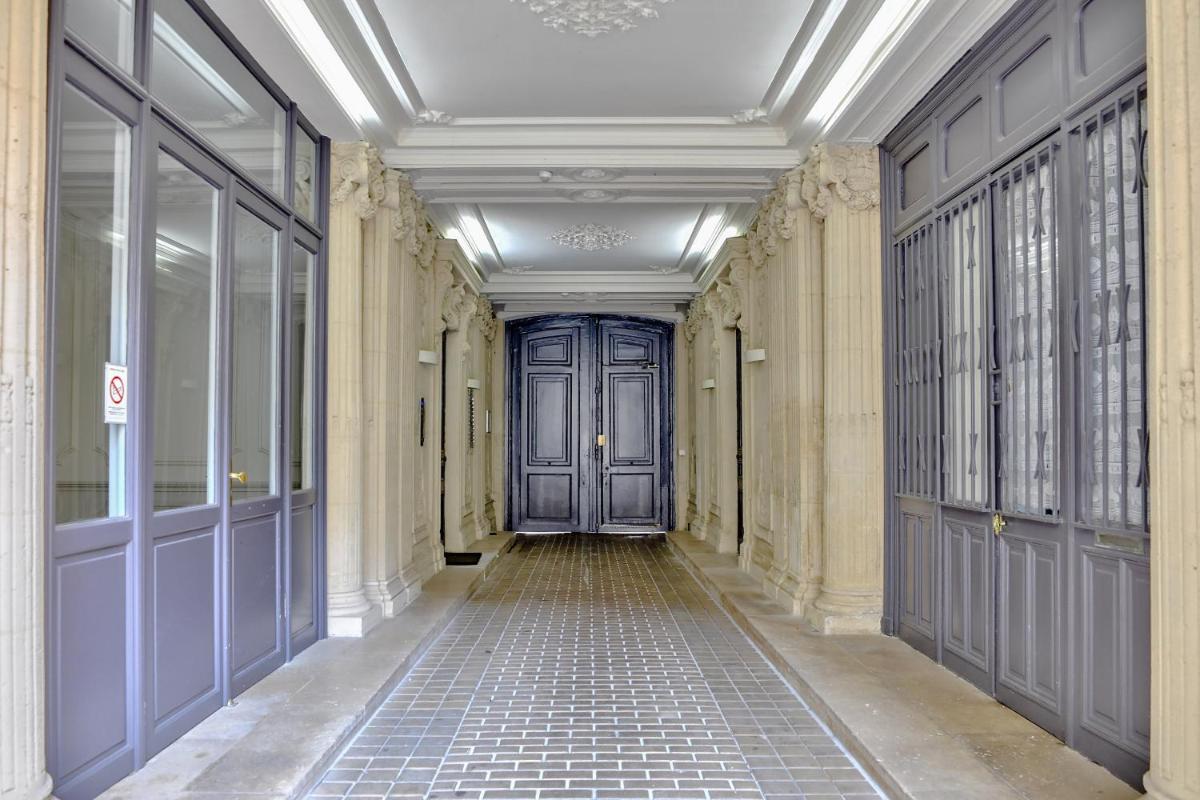 09 - Stylish Duplex Champs-Elysees