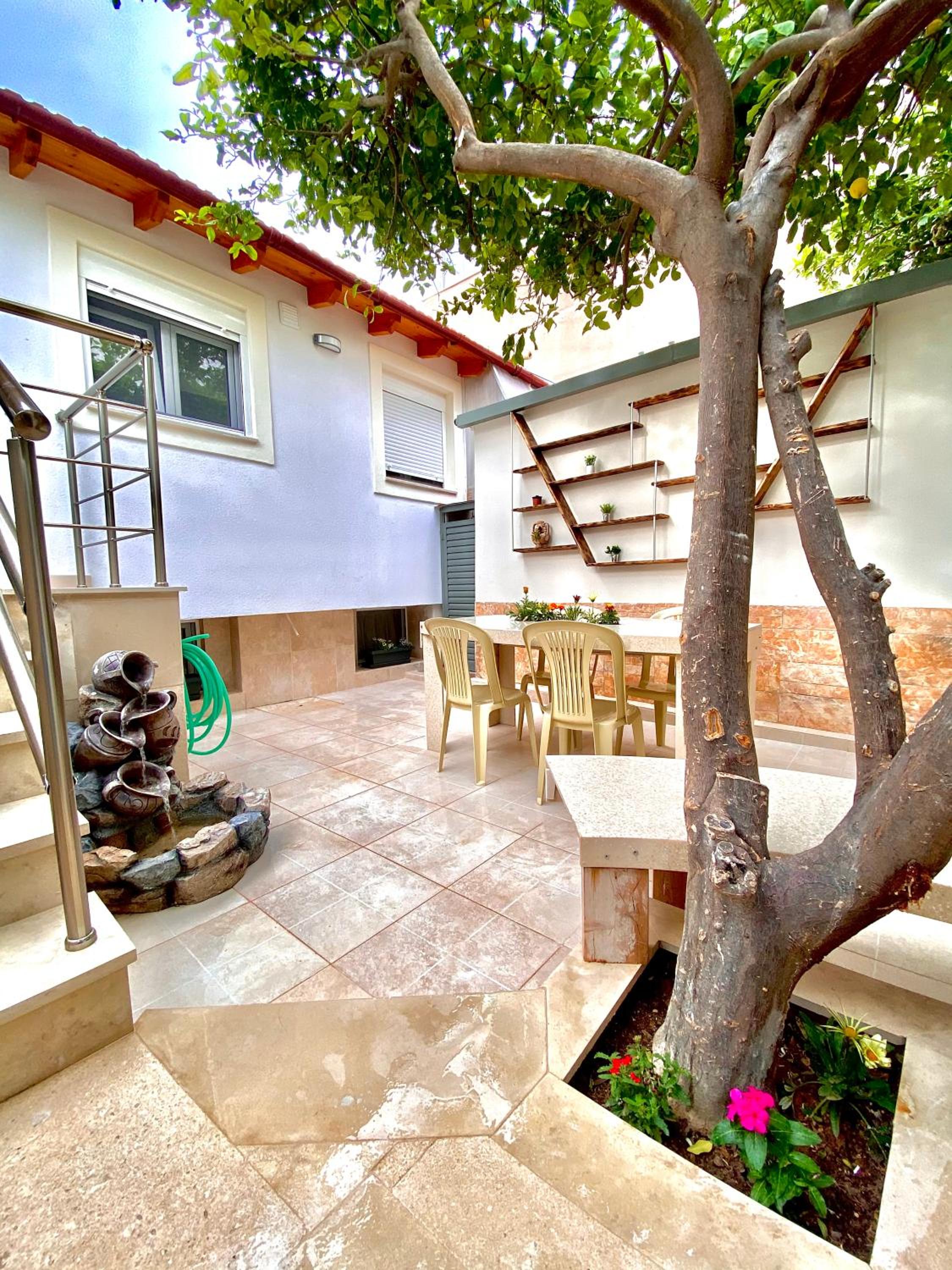 Anna's Residence