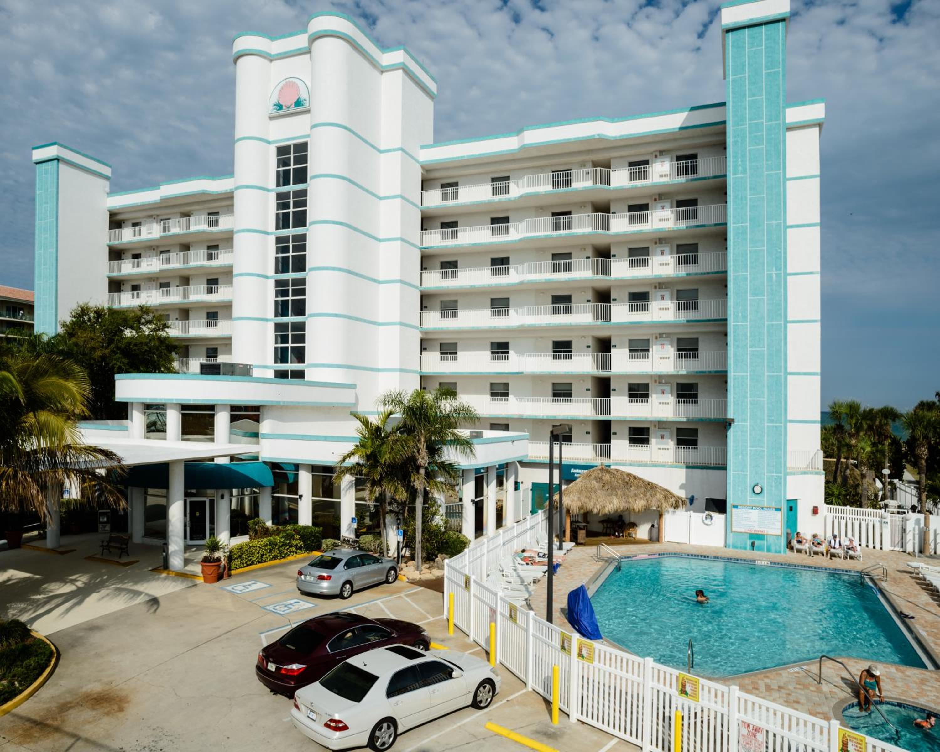 Discovery Beach Resort